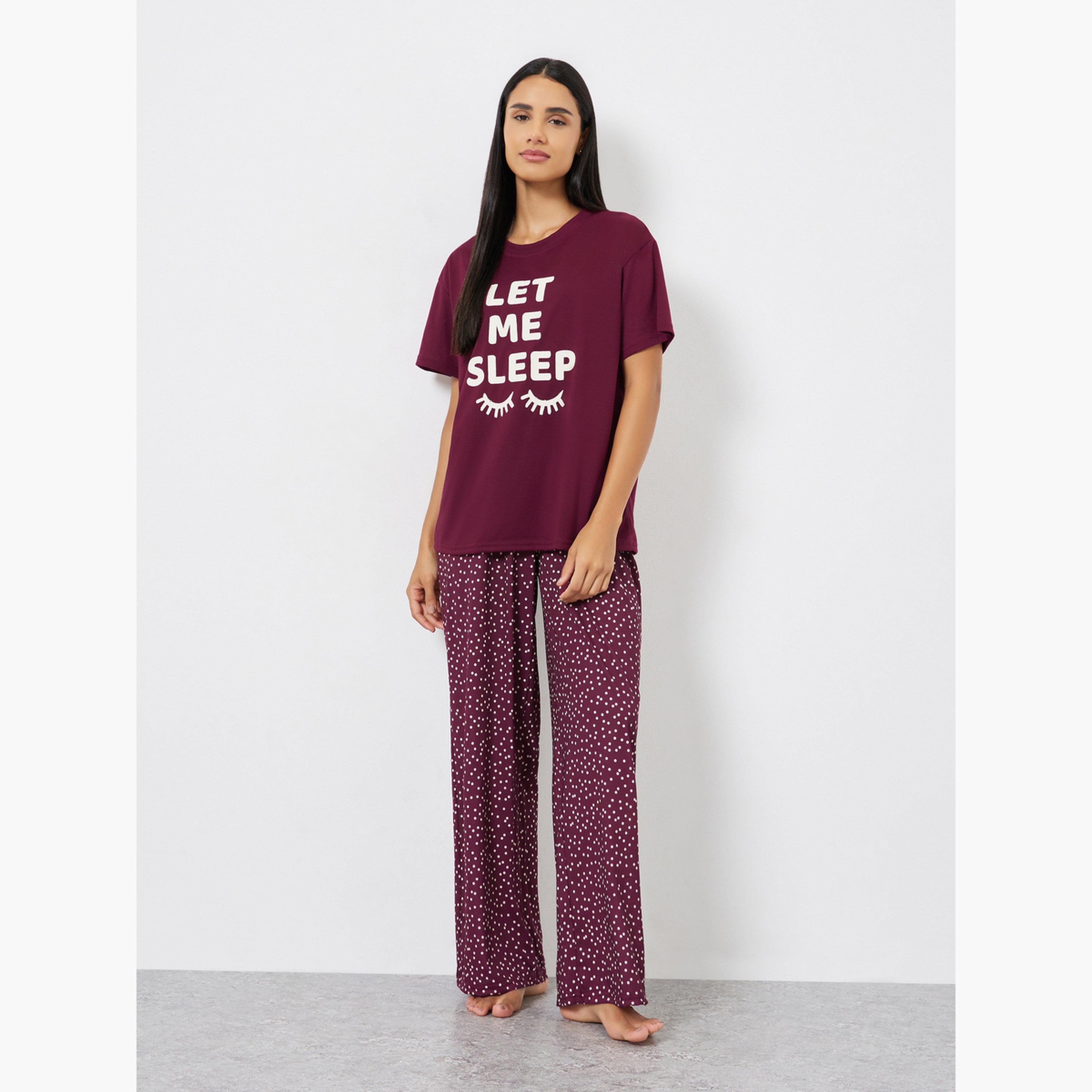 ستايلي - بيجاما ببطبعة ليت مي سليب وقميص غرافيكي-women-clothing-nightwear-pyjamas-longsets-image-1