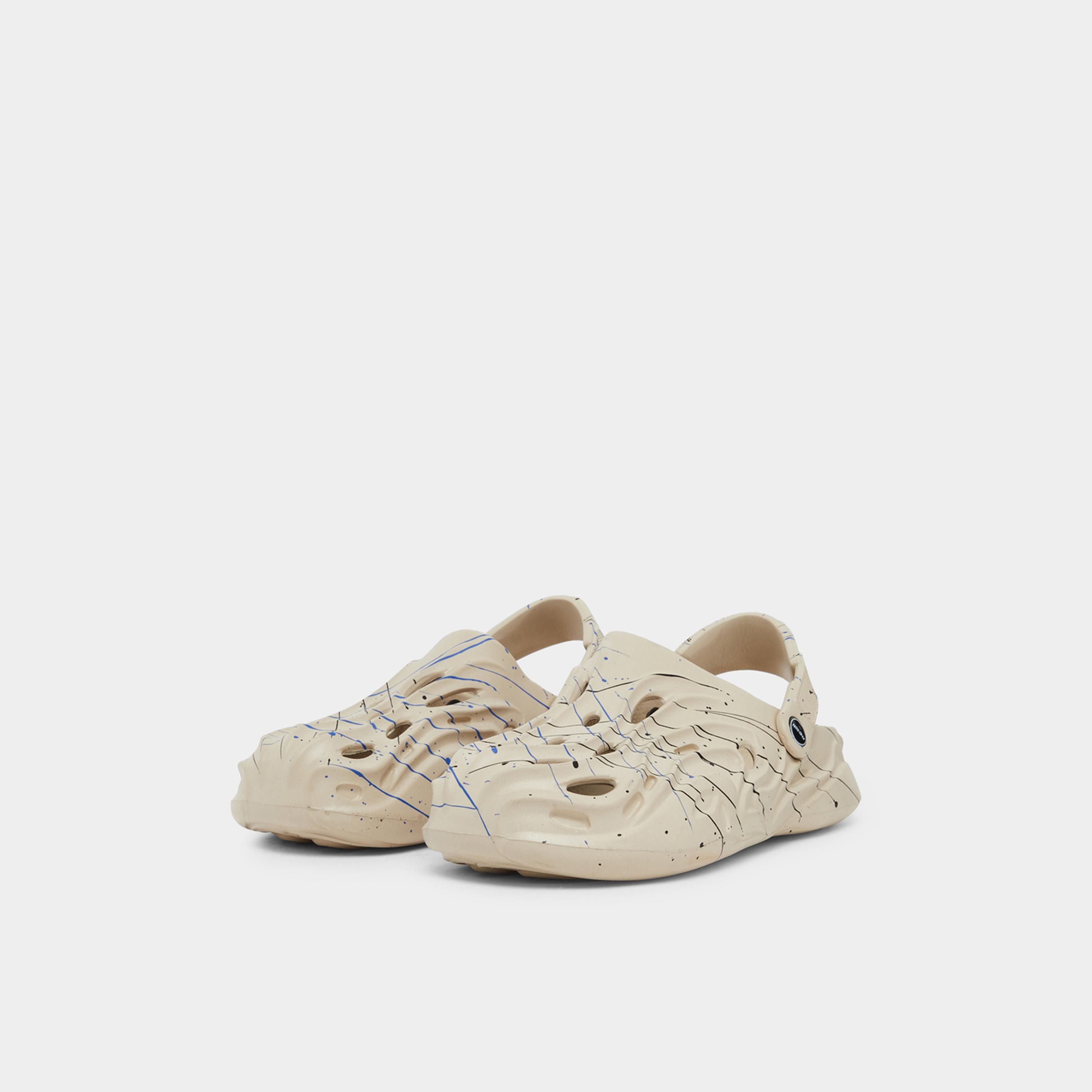 ستايلي - شبشب سهل الارتداء بطبعة ونقش محدد-men-shoes-flipflopsandslides-image-1