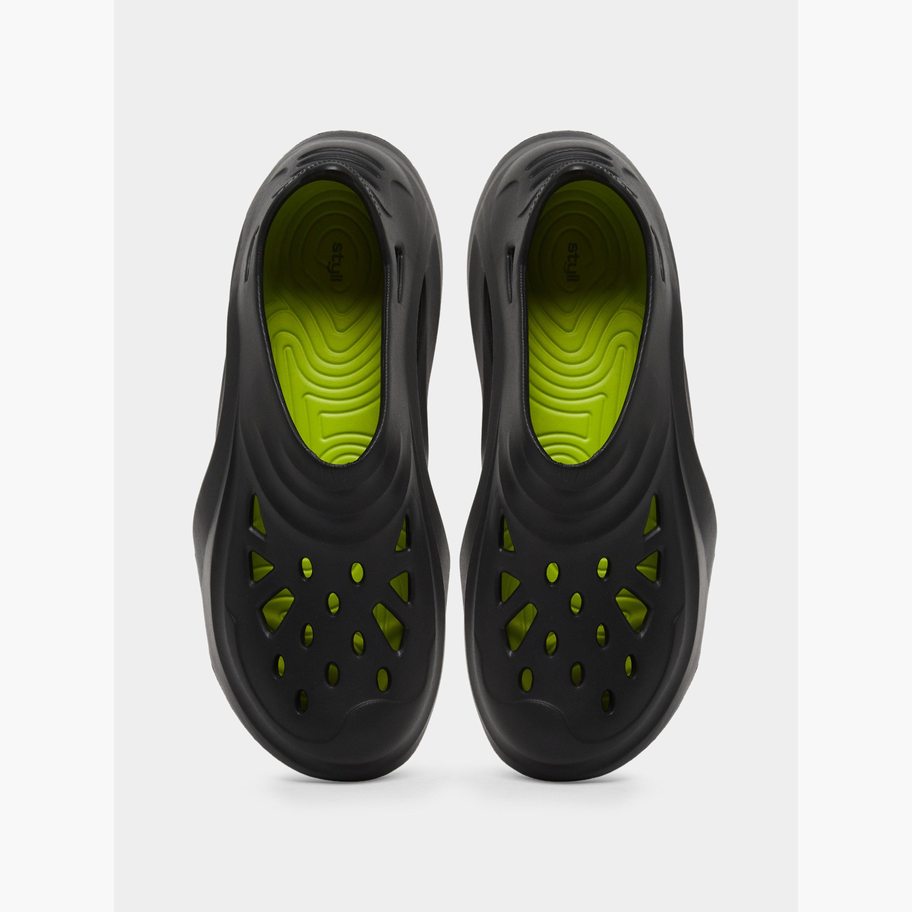 شبشب كلوغز سادة سهل الارتداء بتفاصيل مفتوحة-men-shoes-sandals-image-6