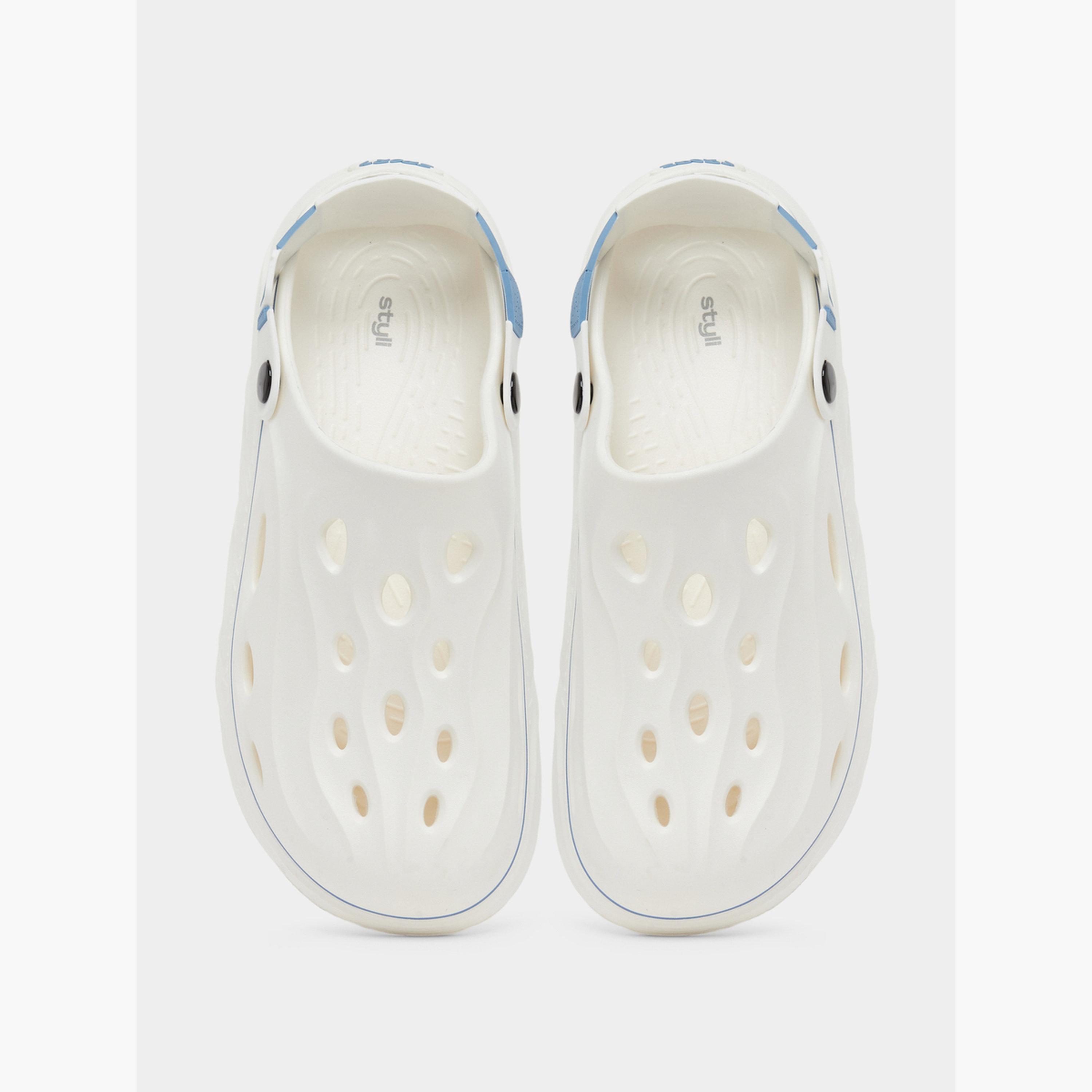 شبشب سهل الارتداء بتفاصيل متباينة-men-shoes-sandals-image-6