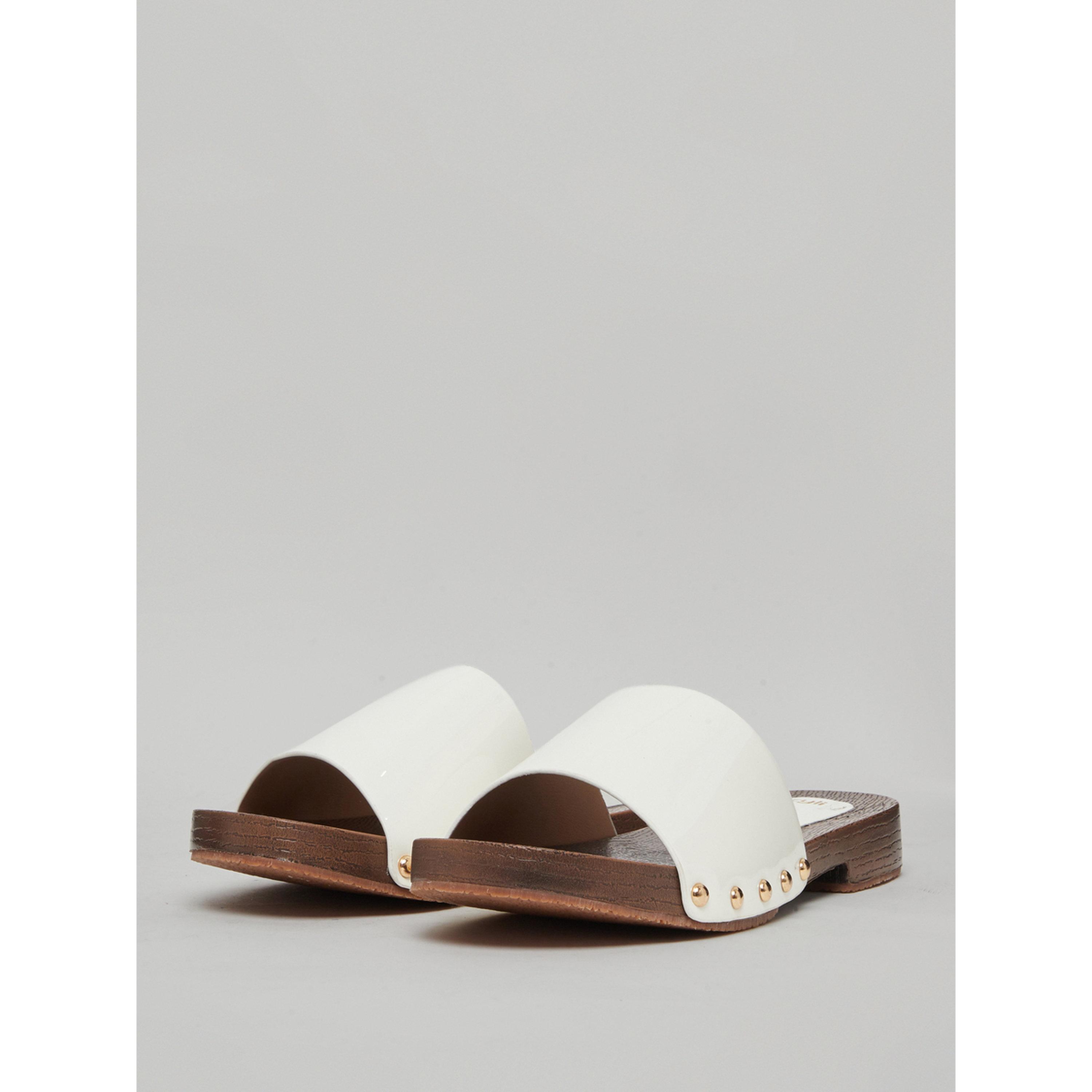 صندل فلات جلد لامع أبيض-women-shoes-sandals-flats-image-1