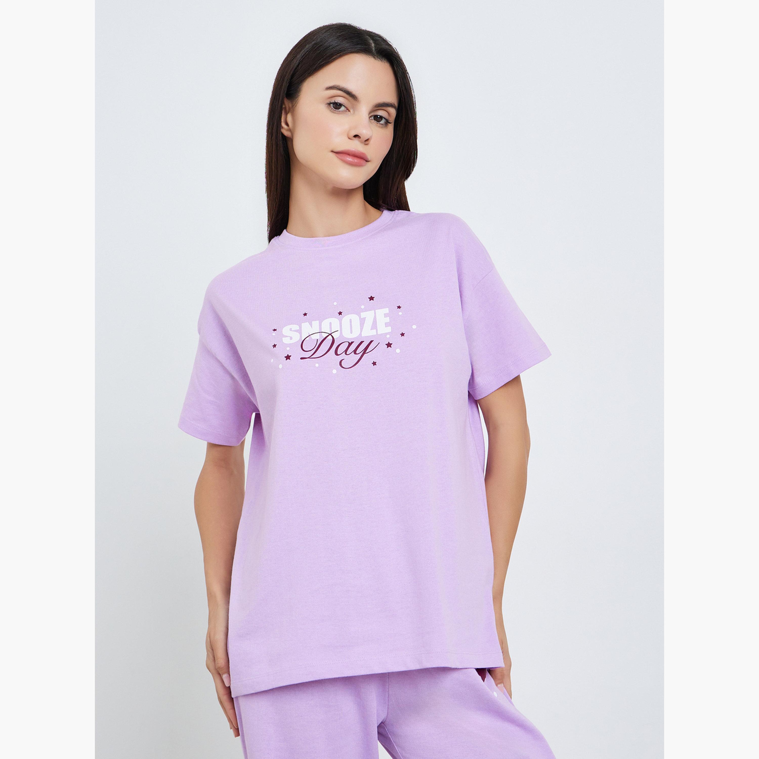 طقم بيجاما من بنطال وتيشيرت بطبعة جرافيك-women-clothing-nightwear-pyjamas-longsets-image-2