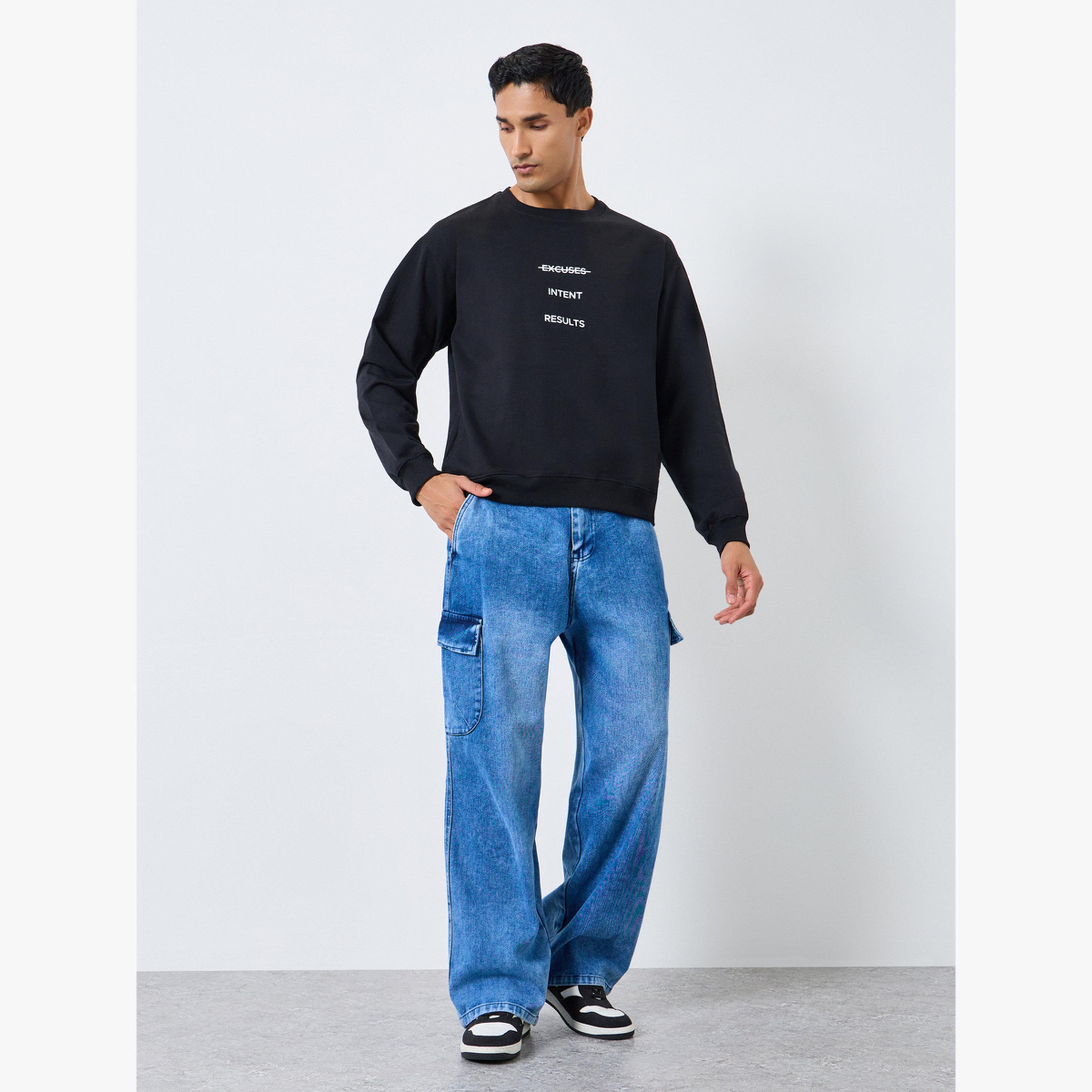 جينز بقصة باجي واسعة وتفاصيل مشطوفة-men-clothing-bottoms-jeans-image-2