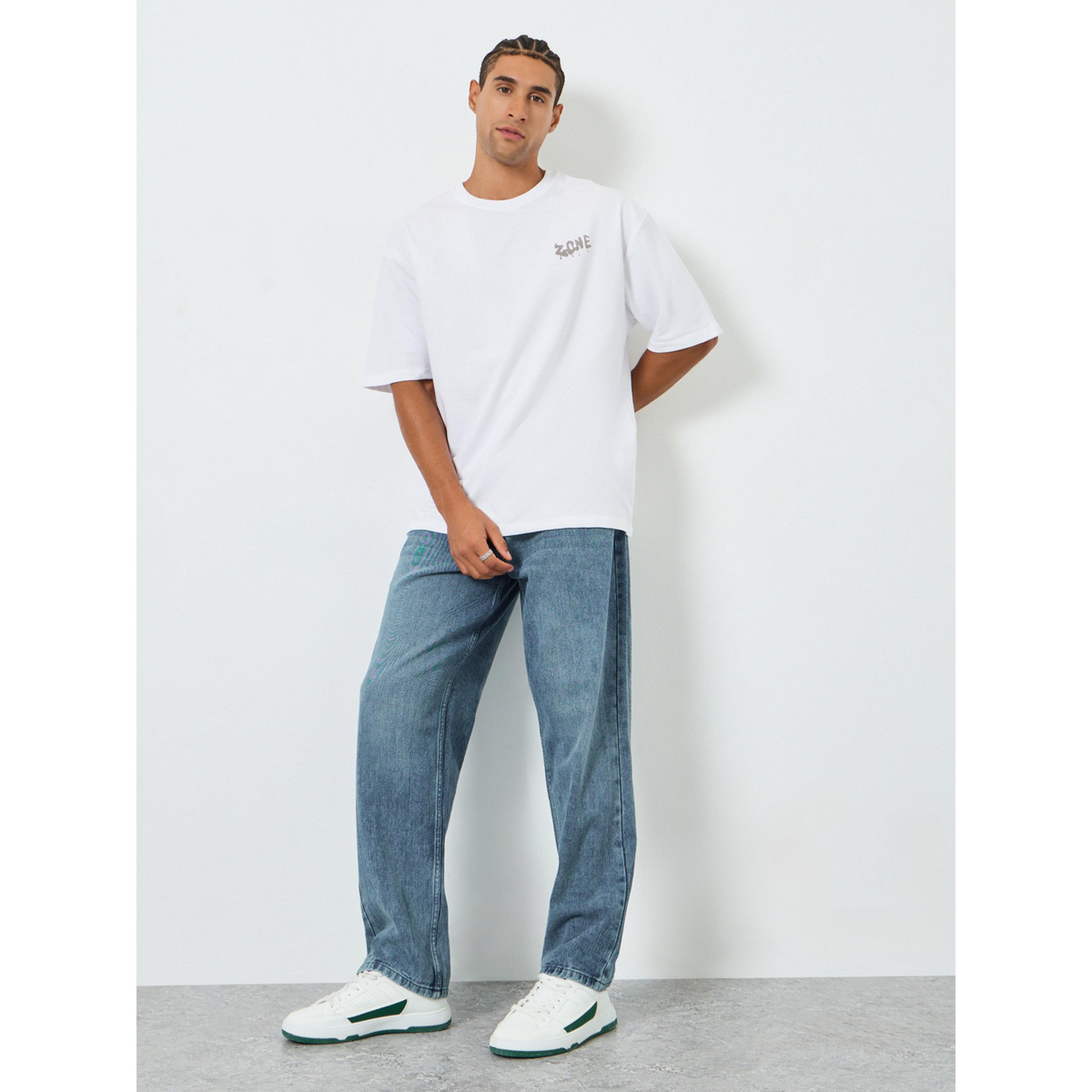 جينز بقصة سائبة وتفاصيل باهتة-men-clothing-bottoms-jeans-image-2