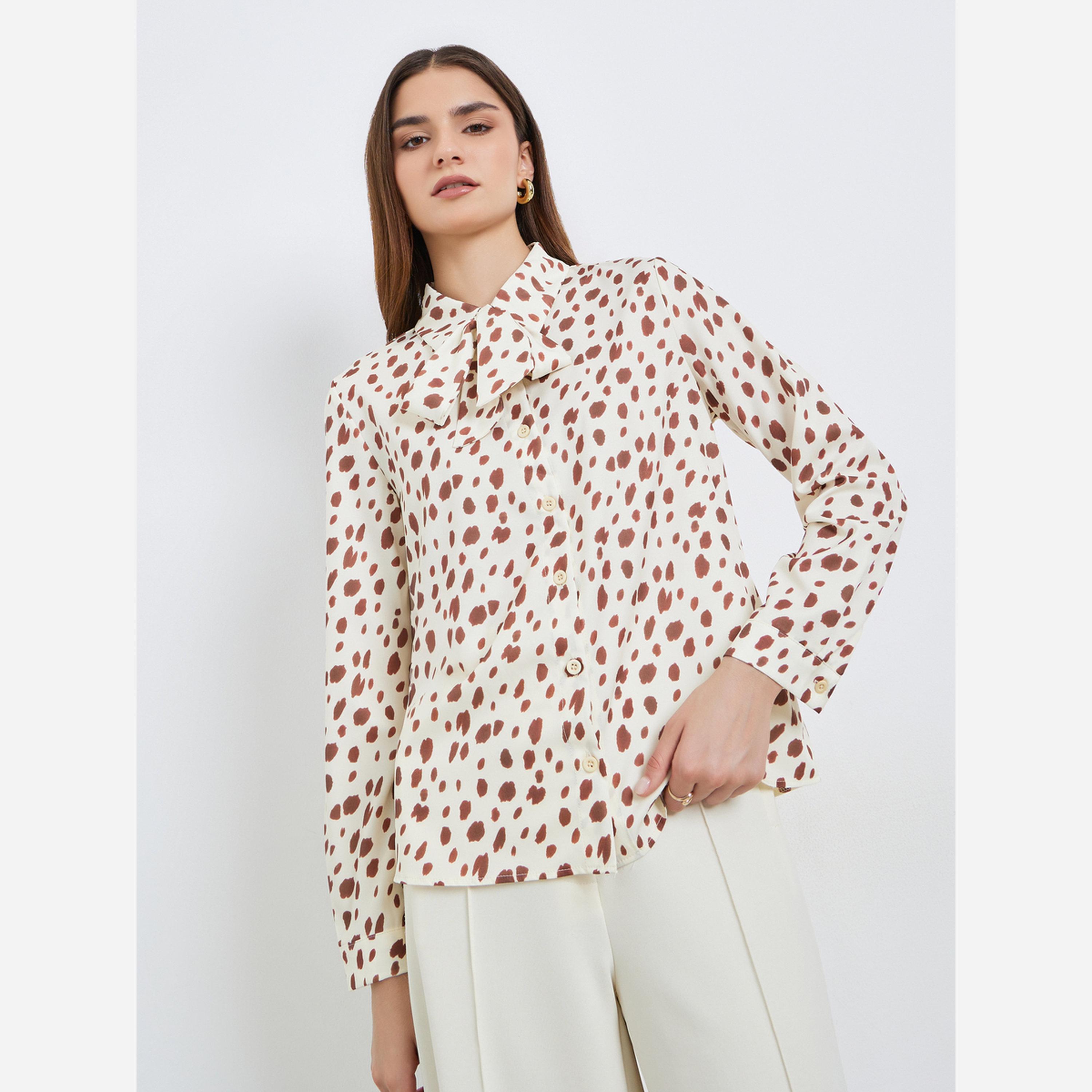 ستايلي - قميص نسائي لون بيج طبعة جلد حيوانية بربطة عنق-women-clothing-shirtsandblouses-blouses-image-1