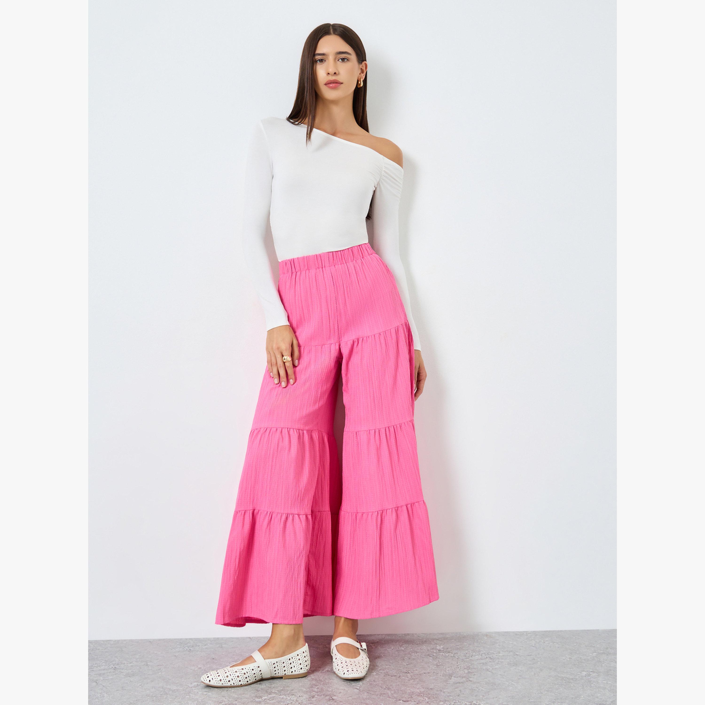 بنطال بلازو وردي بطبقات ونقشة بارزة-women-clothing-bottoms-trousers-image-2