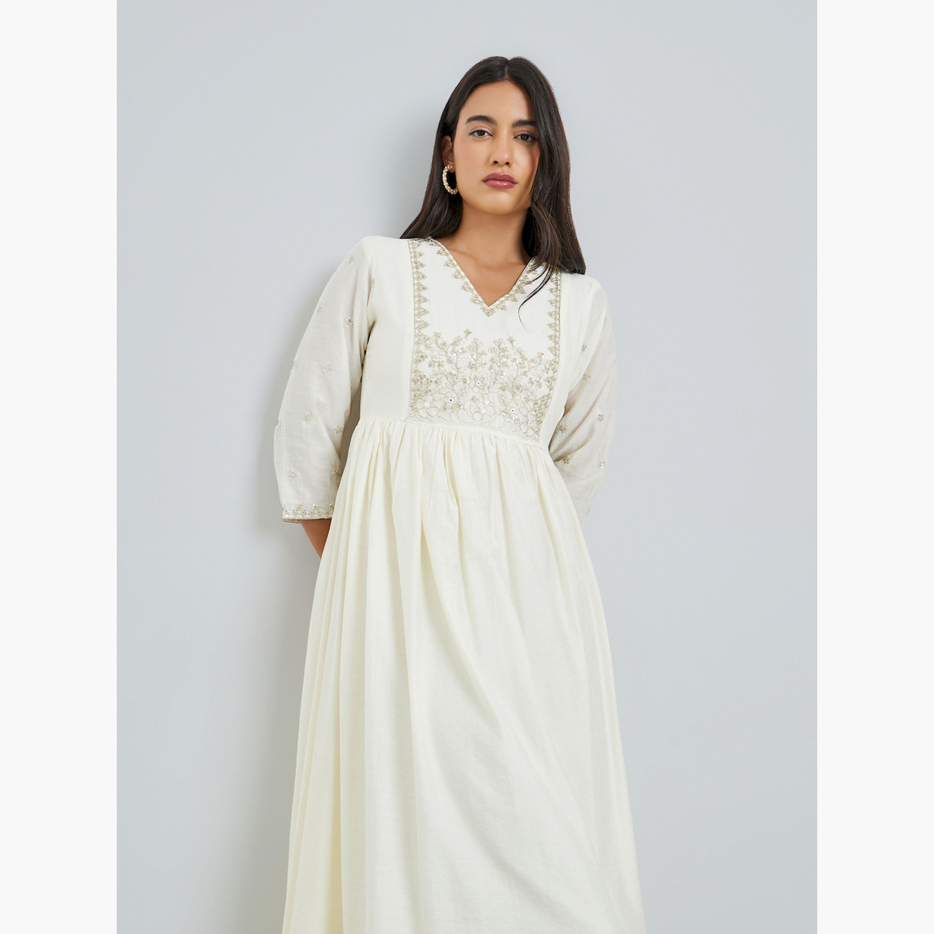 فستان ميدي مطرز بحافة واسعة وأكمام 3/4-women-clothing-dresses-image-3