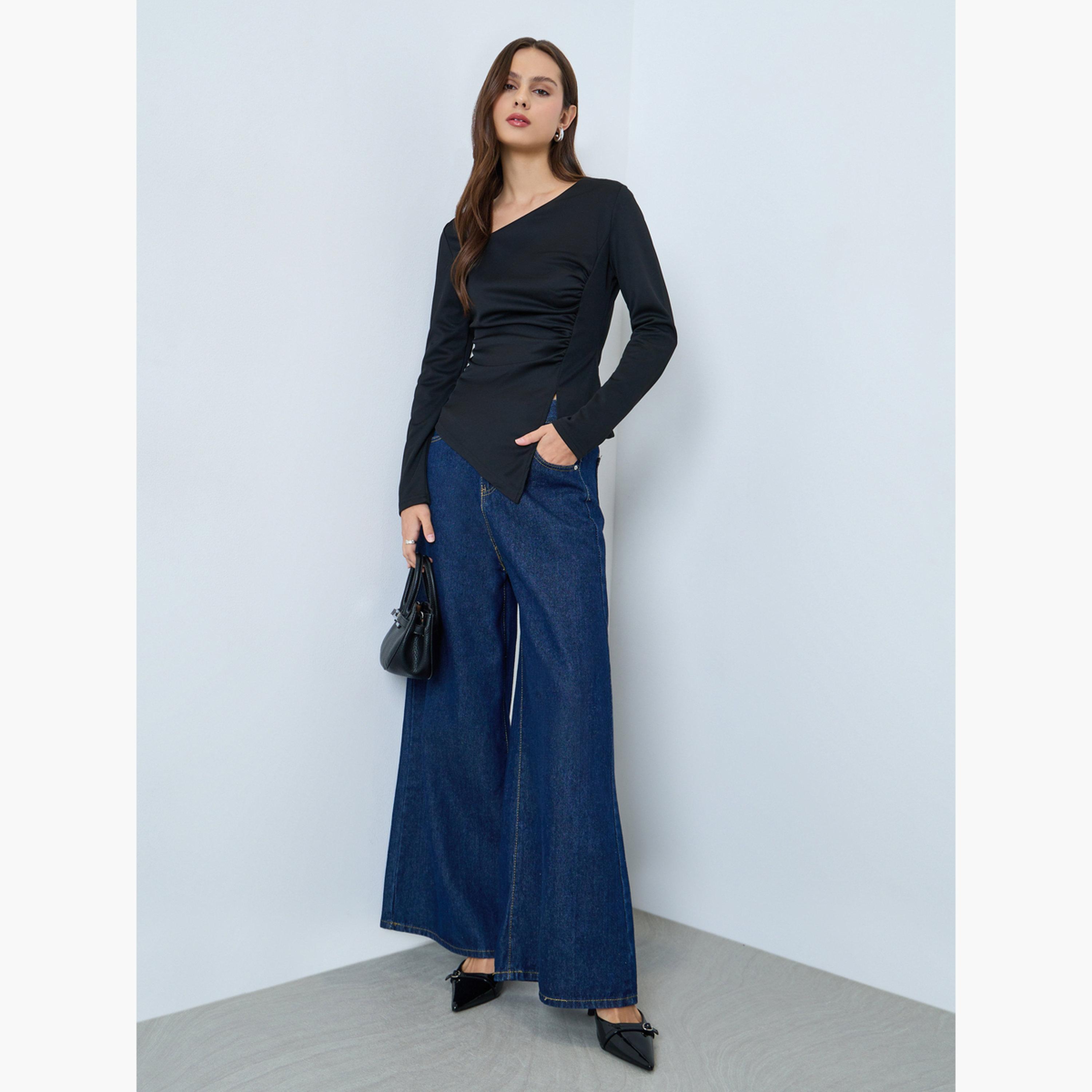 تيك تو - توب أسود طويل الأكمام بياقة مائلة وفتحة جانبية-women-clothing-shirtsandblouses-blouses-image-1
