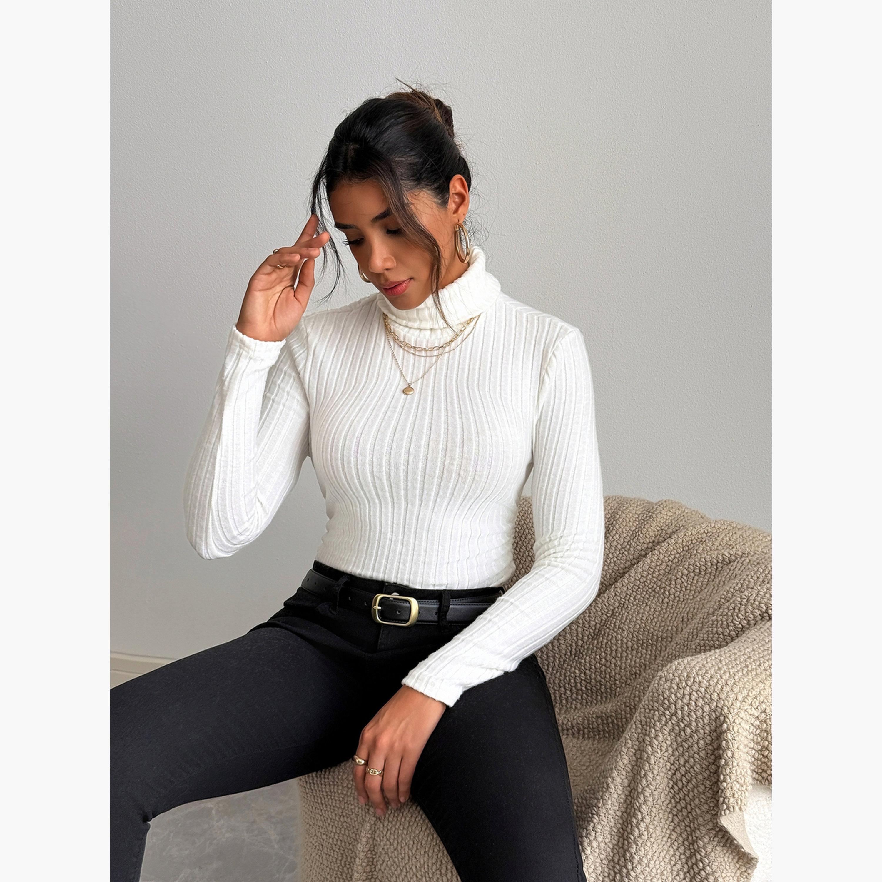 تيك تو - بلوزة نسائية بيضاء مضلعة بياقة مدورة-women-clothing-shirtsandblouses-blouses-image-4