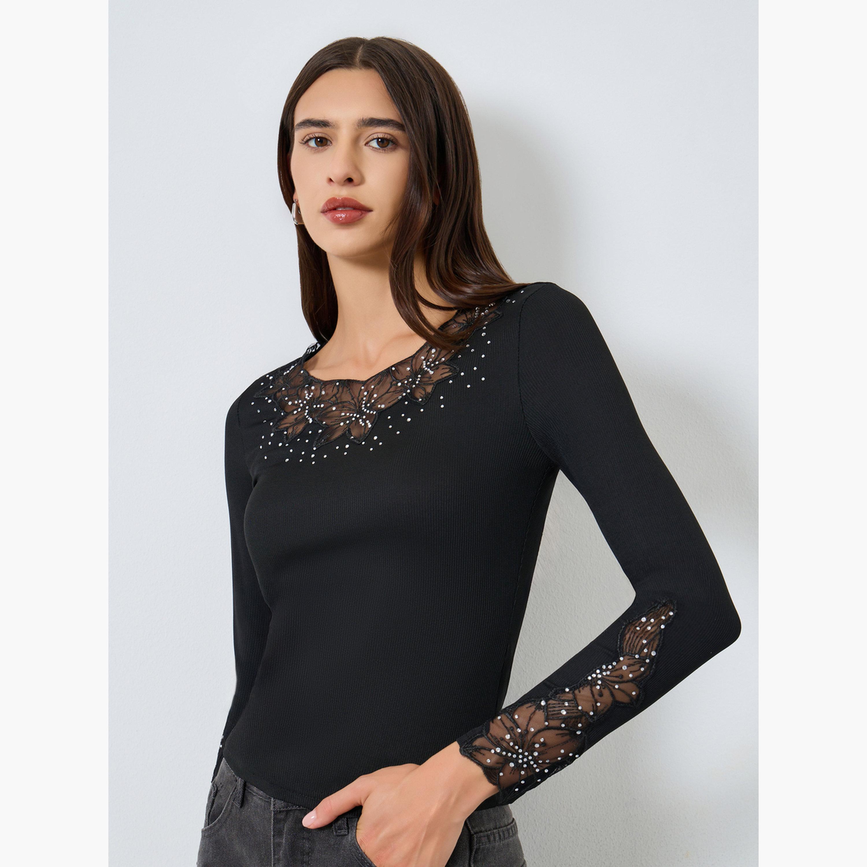 تيك تو - بلوزة بأكمام طويلة ومزينة بتفاصيل زخرفية سادة-women-clothing-tshirts-image-1
