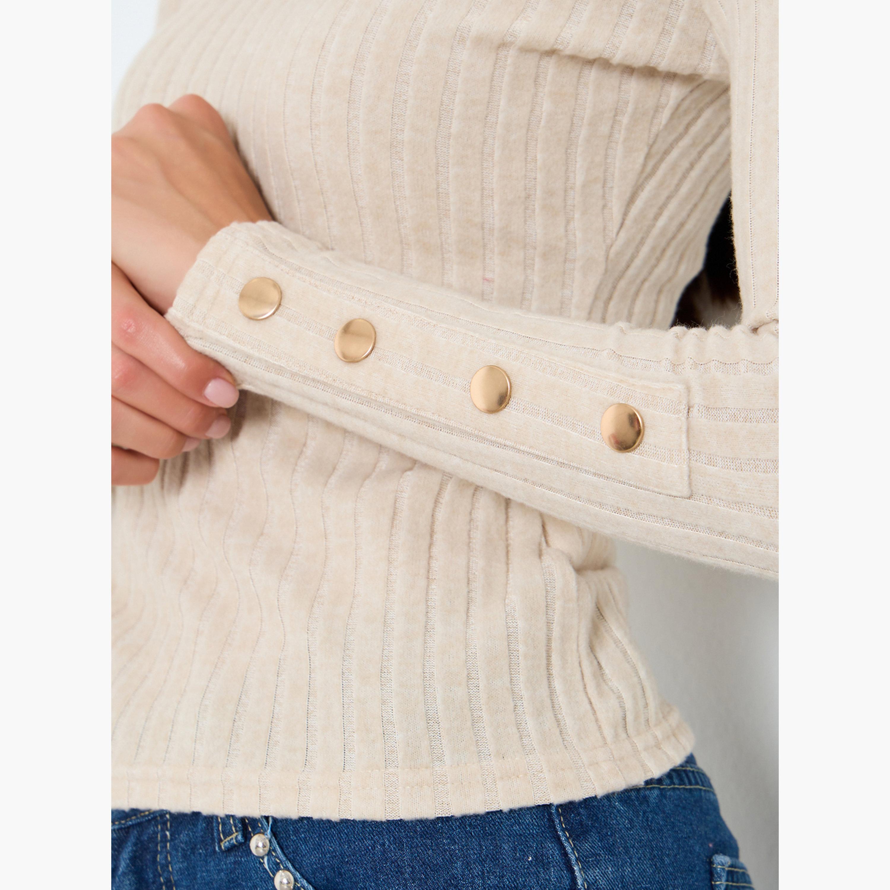 تيك تو - بلوزة مضلعة سادة رقبة حرف V وأزرار-women-clothing-tshirts-image-1