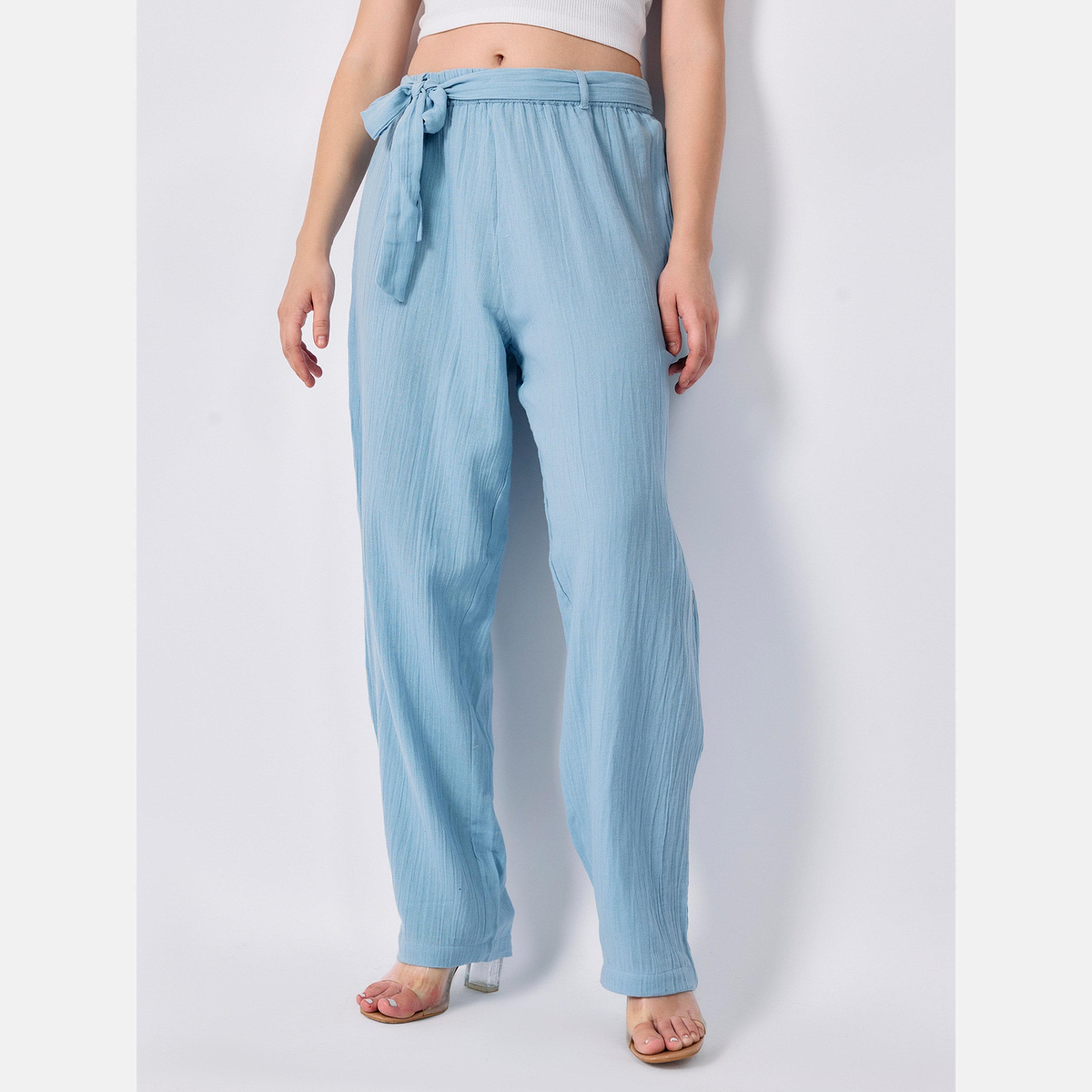 أوتزيدر × ستايلي - بنطال أزرق بقصّة عادية وملمس منسوج-women-clothing-bottoms-trousers-image-1