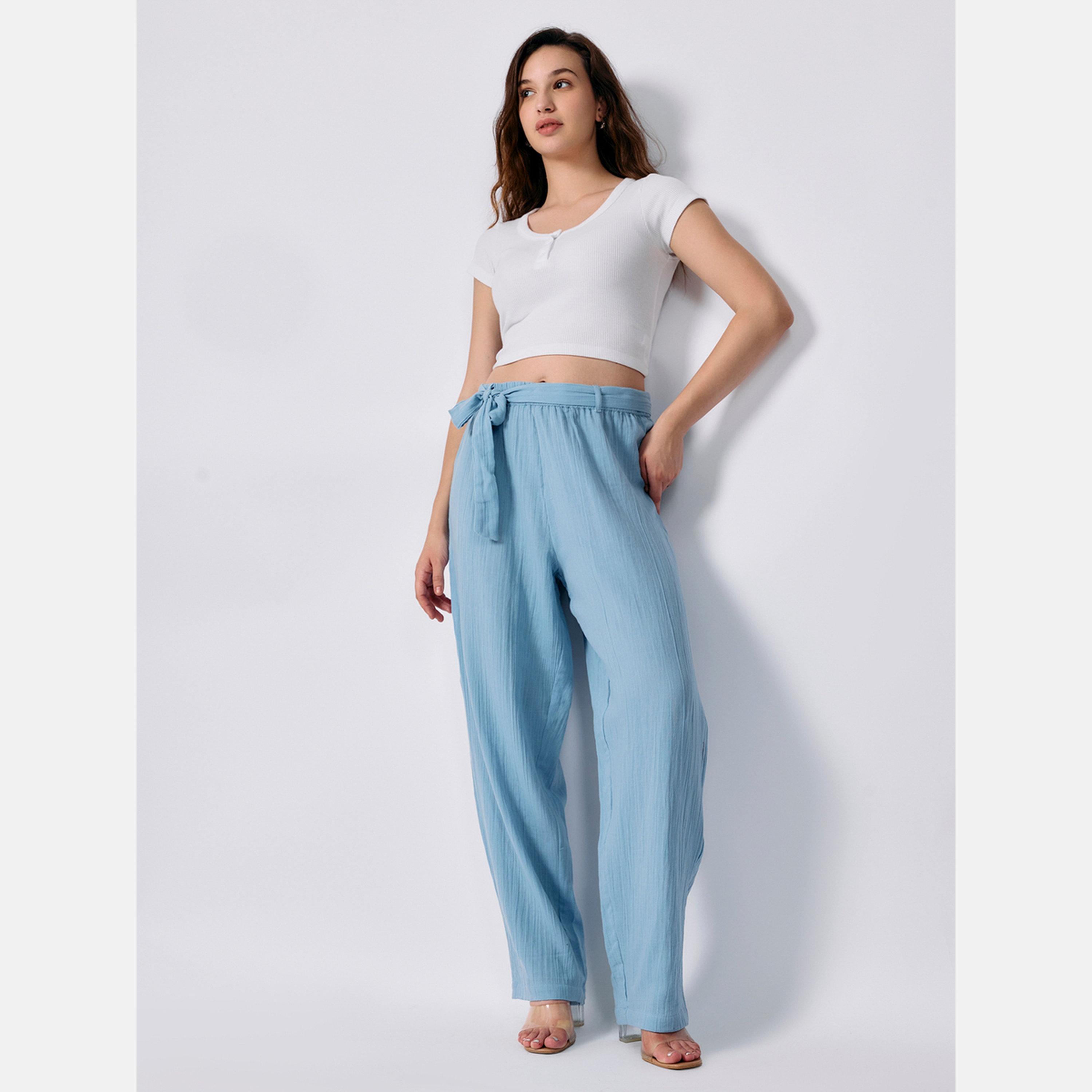 أوتزيدر × ستايلي - بنطال أزرق بقصّة عادية وملمس منسوج-women-clothing-bottoms-trousers-image-2