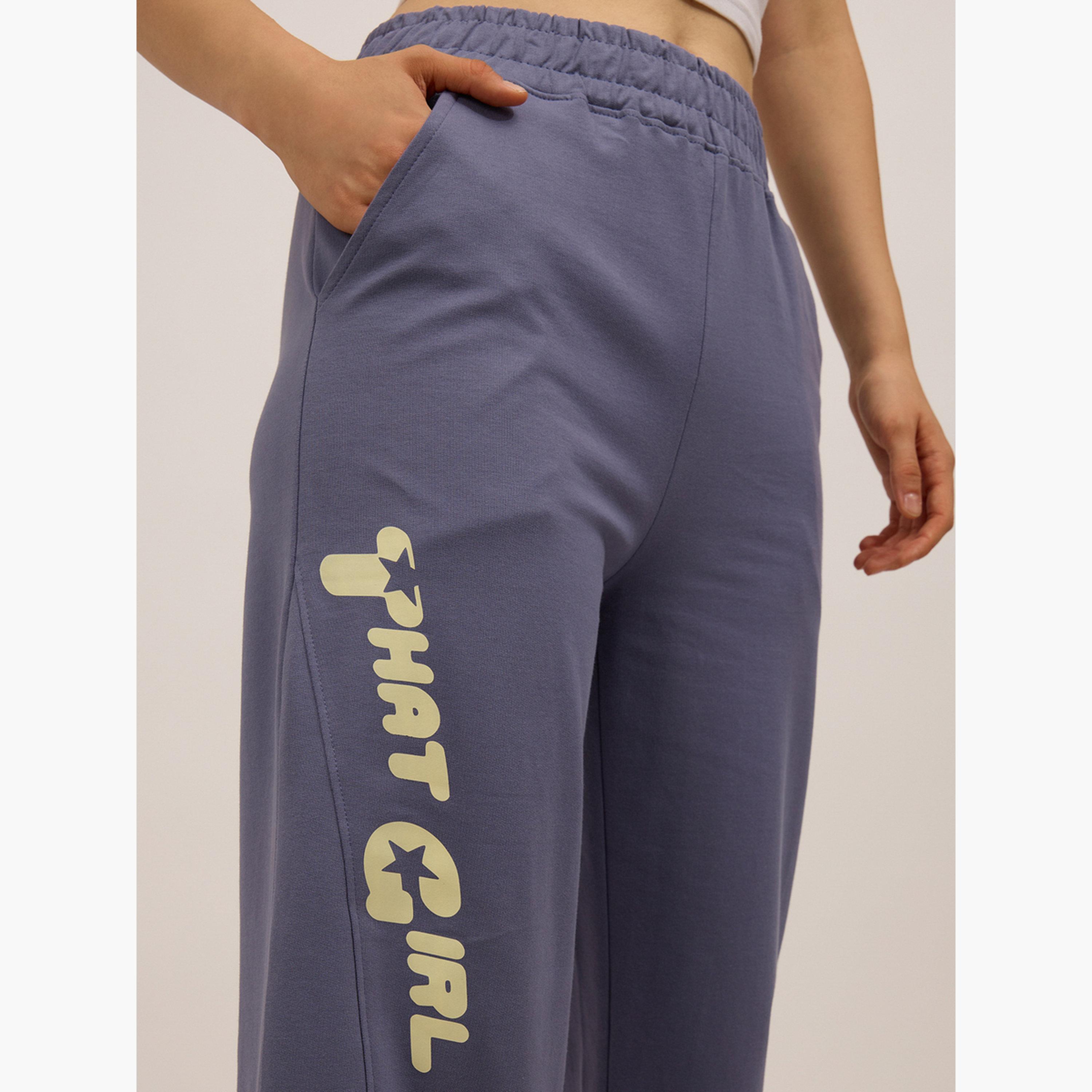 أوتزيدر × ستايلي - بنطال رياضي أزرق مطبوع ومقص وخياطة جانبية-women-clothing-bottoms-joggers-image-2