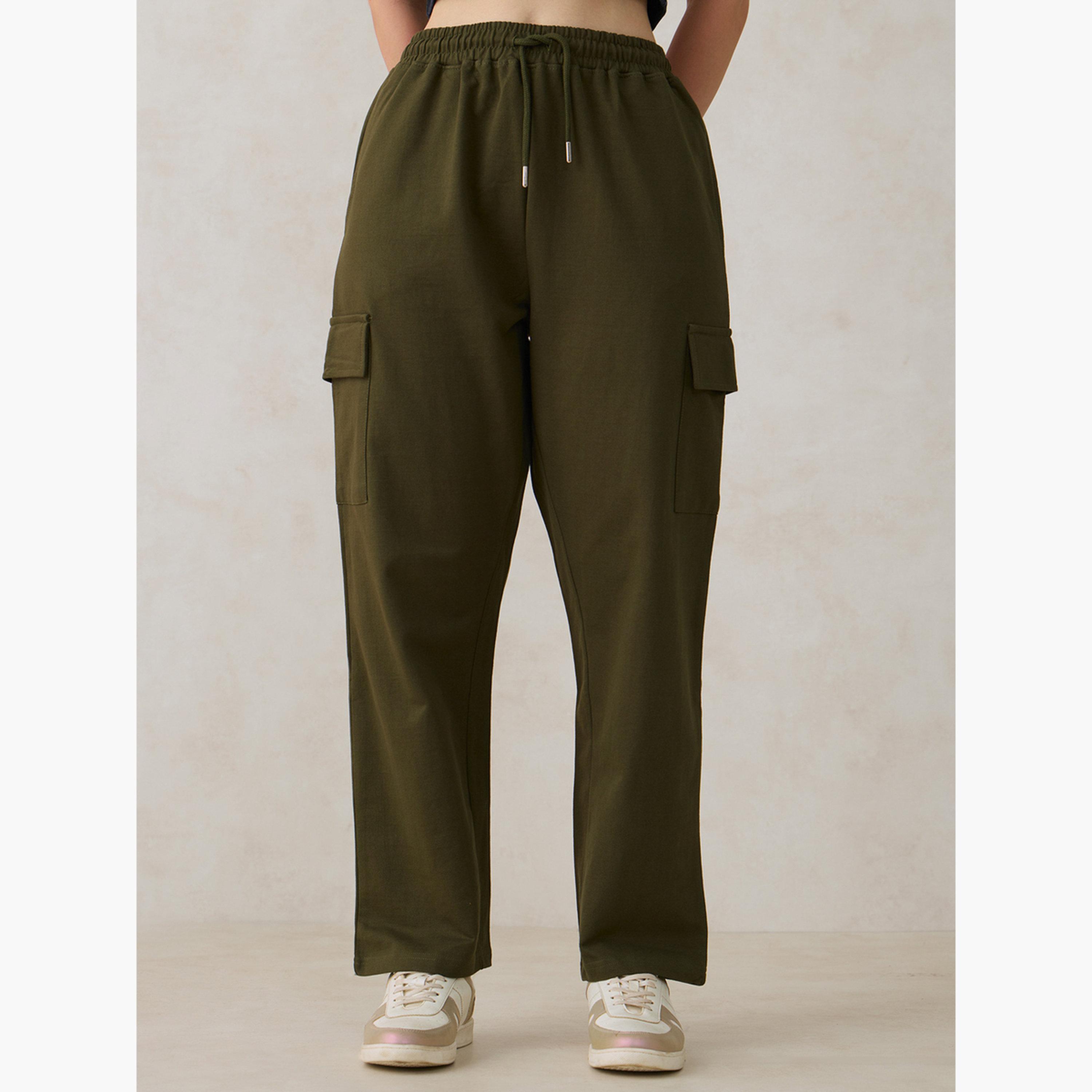 أوتزيدر × ستايلي - بنطال رياضي كارغو واسع الساق بجيوب لون زيتوني-women-clothing-bottoms-joggers-image-1