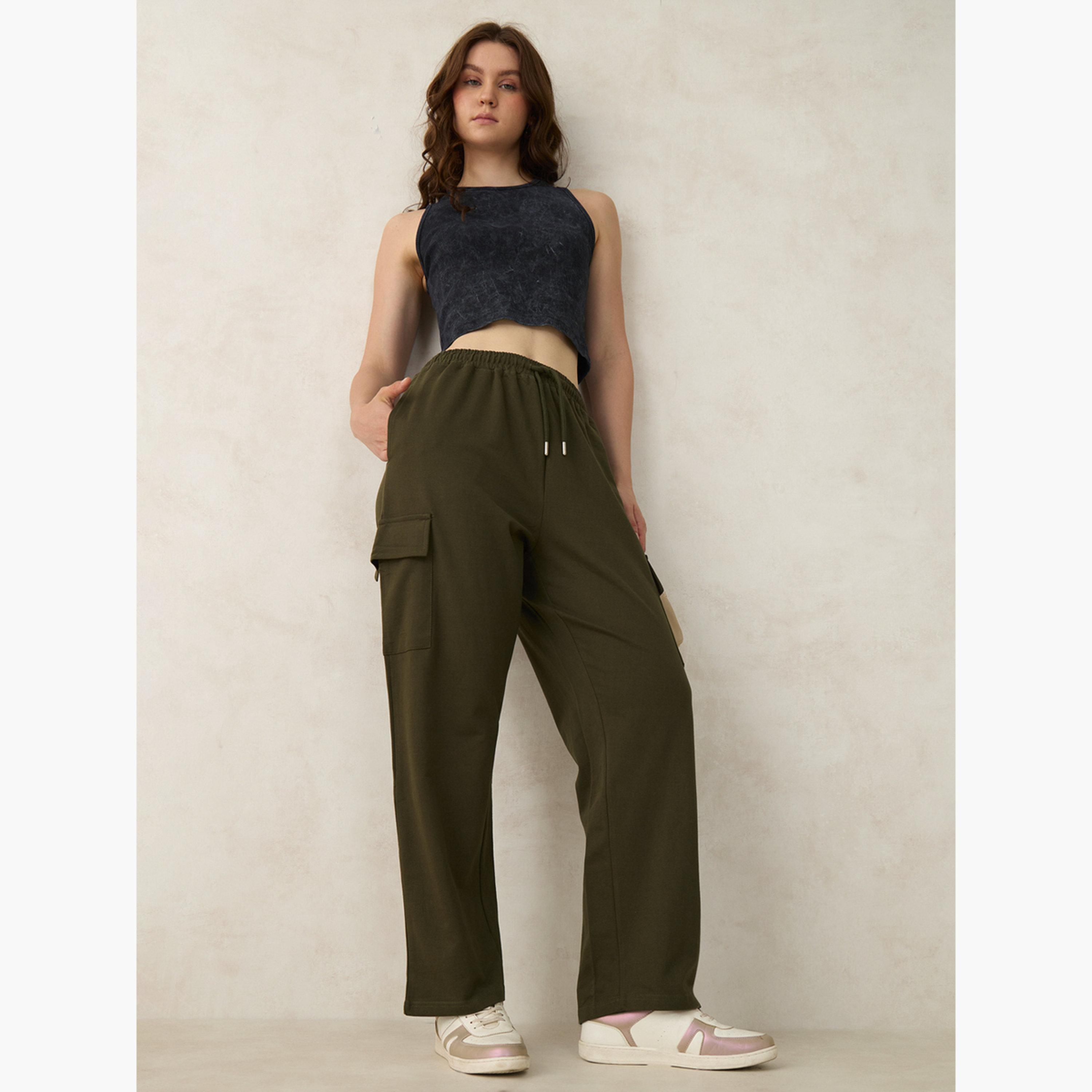أوتزيدر × ستايلي - بنطال رياضي كارغو واسع الساق بجيوب لون زيتوني-women-clothing-bottoms-joggers-image-2