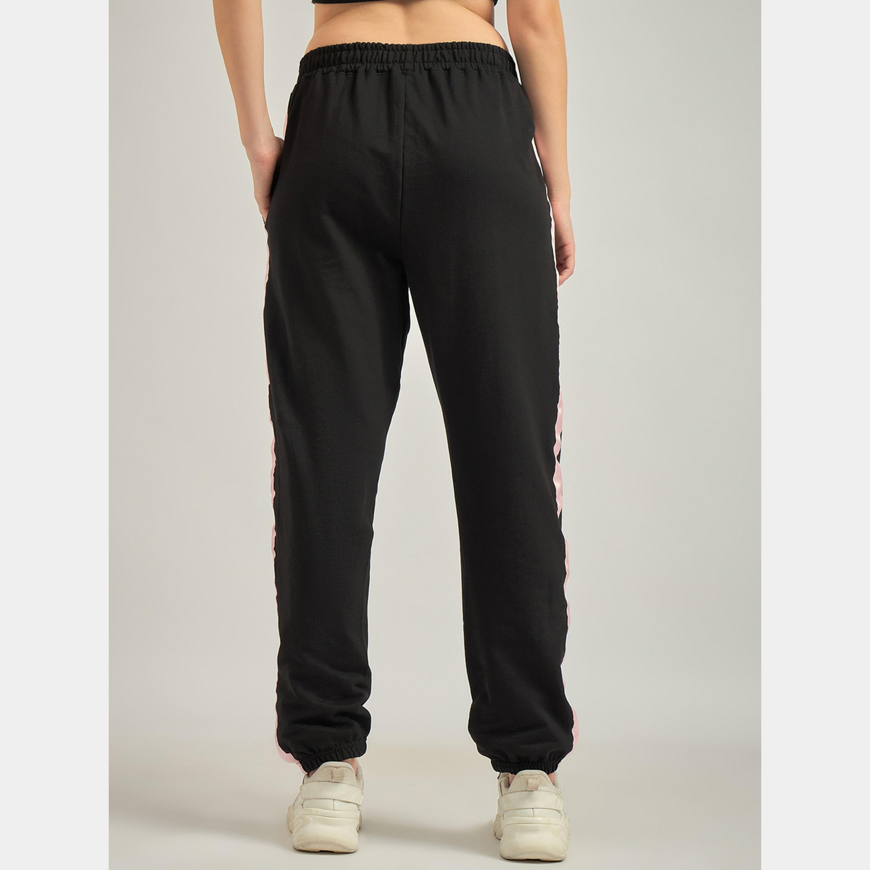 أوتزيدر × ستايلي - بنطال رياضي بشريط جانبي أسود-women-clothing-bottoms-joggers-image-5