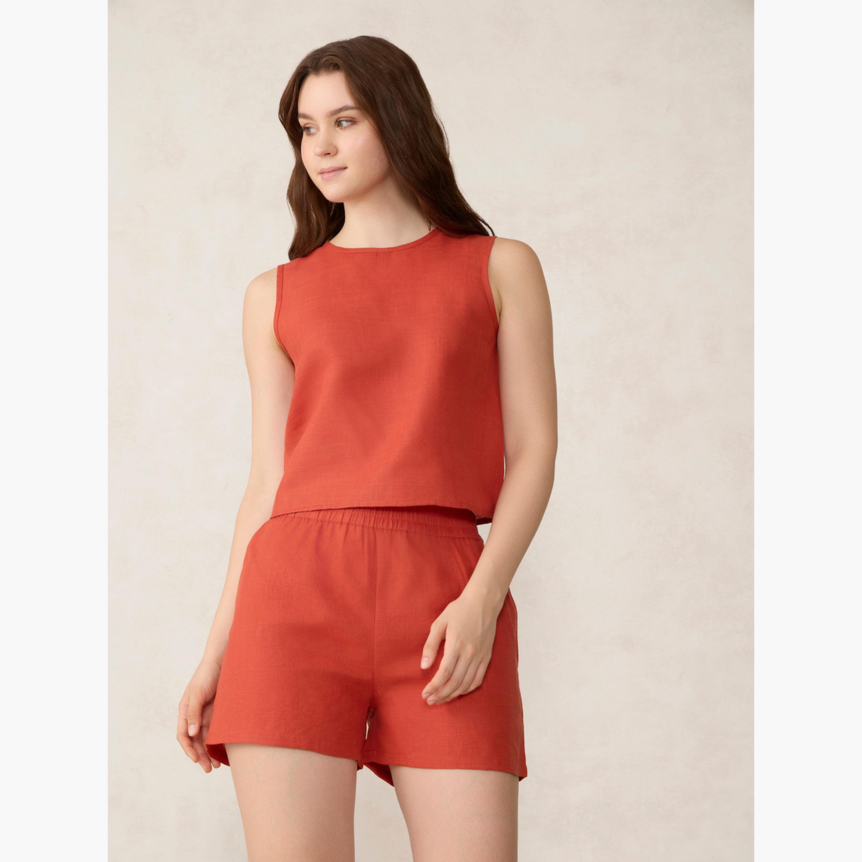 أوتزيدر × ستايلي - بلوزة بدون أكمام وشورت لون برتقالي-women-clothing-coordsets-image-1