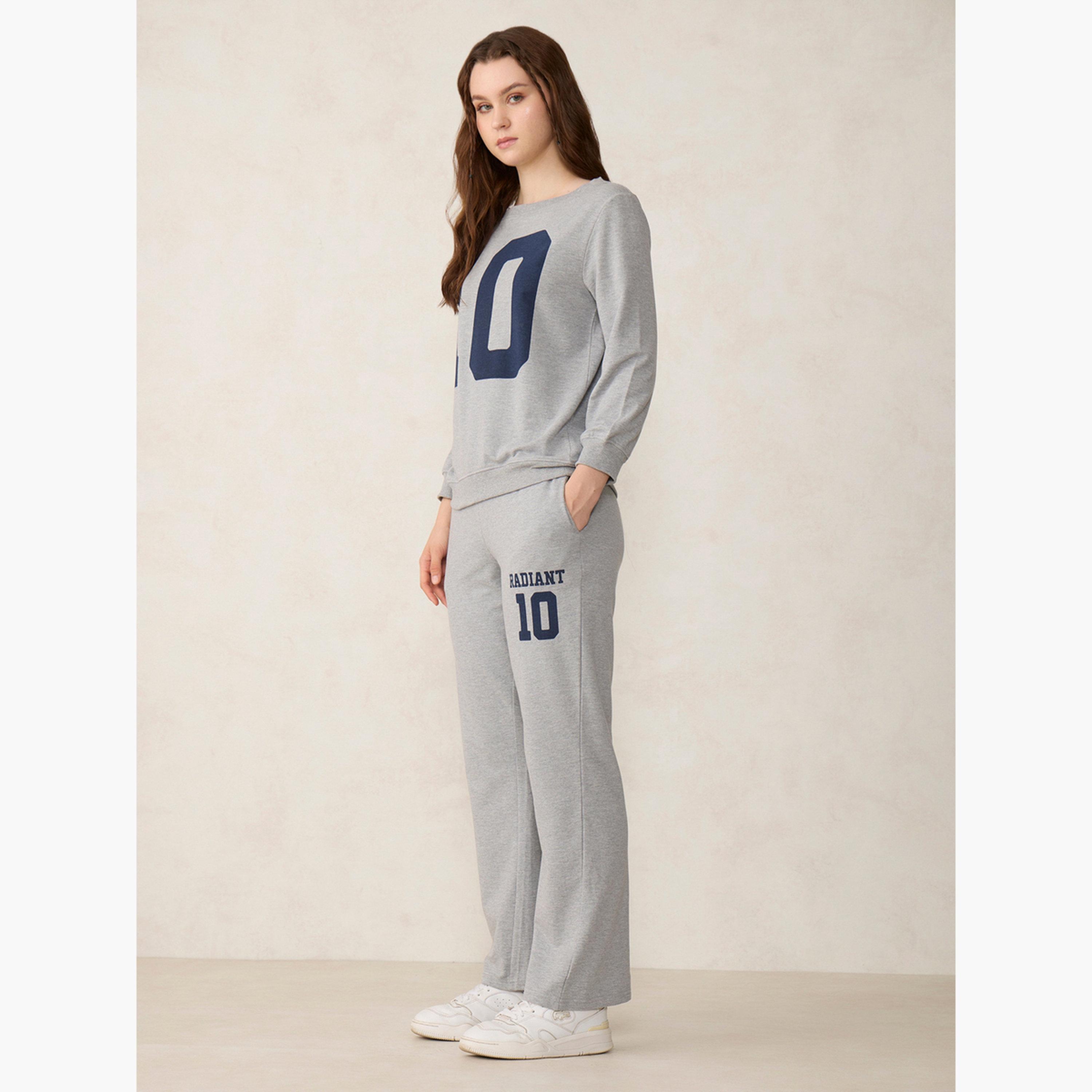 أوتزيدر × ستايلي - سويتشرت برقبة واسع وبنطال رياضة رمادي-women-clothing-coordsets-image-4
