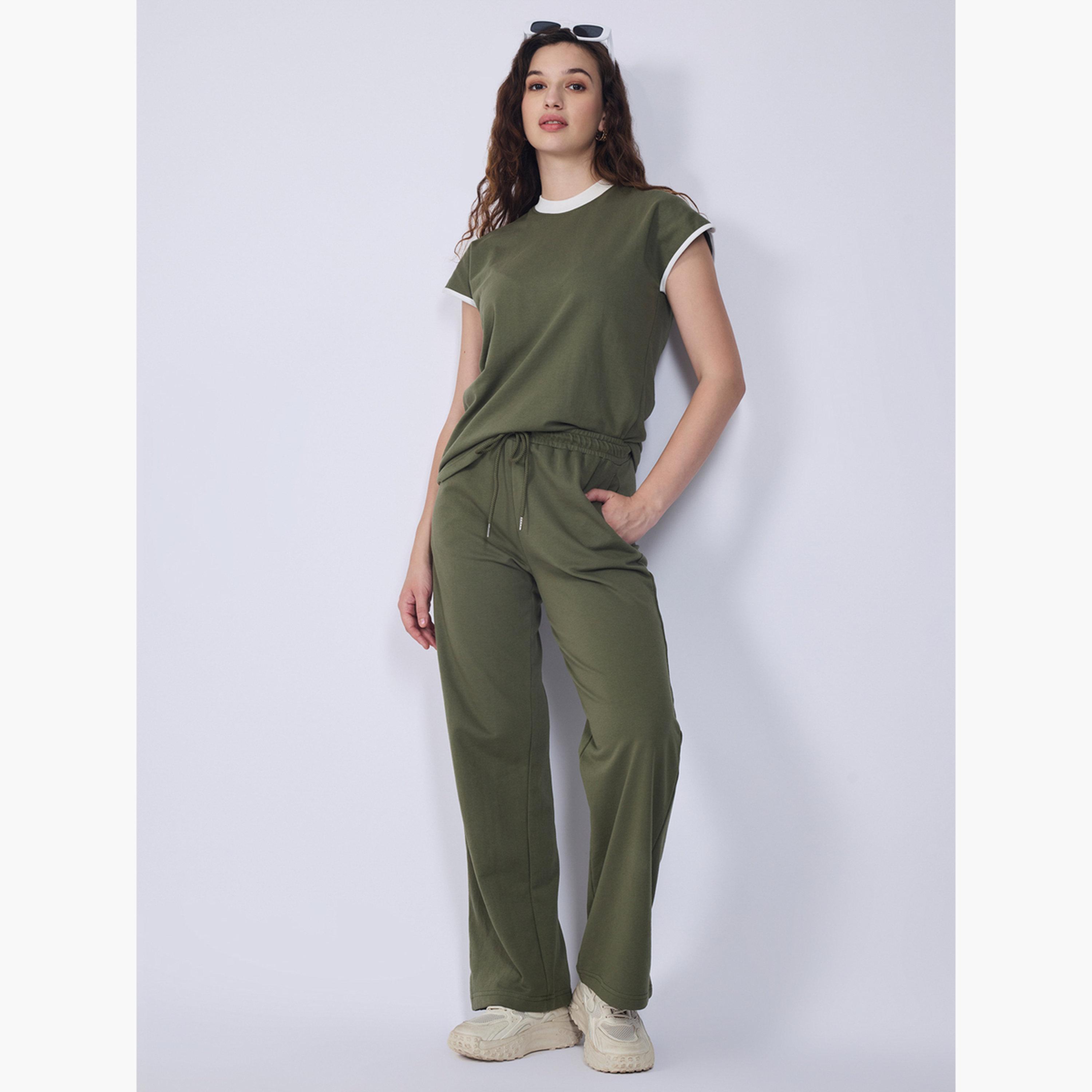 أوتزيدر × ستايلي - تي شيرت وبنطال رياضي لون زيتوني متباين-women-clothing-coordsets-image-5