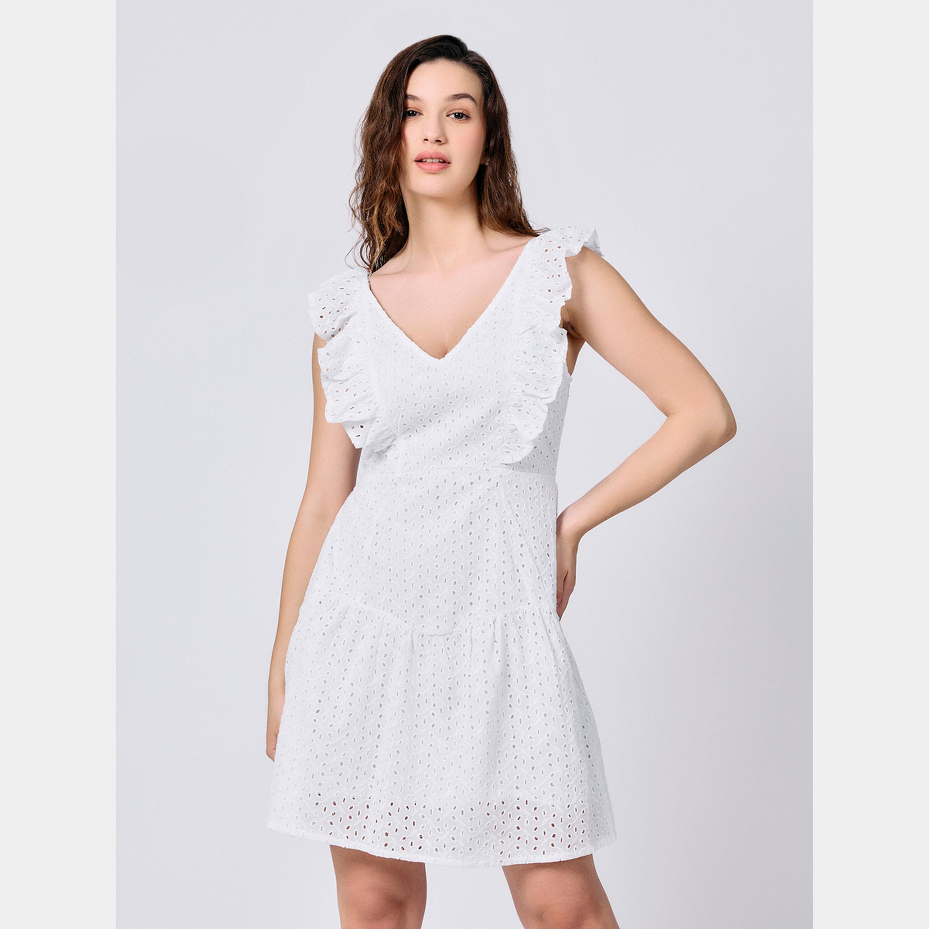 فيميلا - سترة نسائية نصف سحاب بأكمام طويلة وياقة لون بيج-women-clothing-dresses-image-1