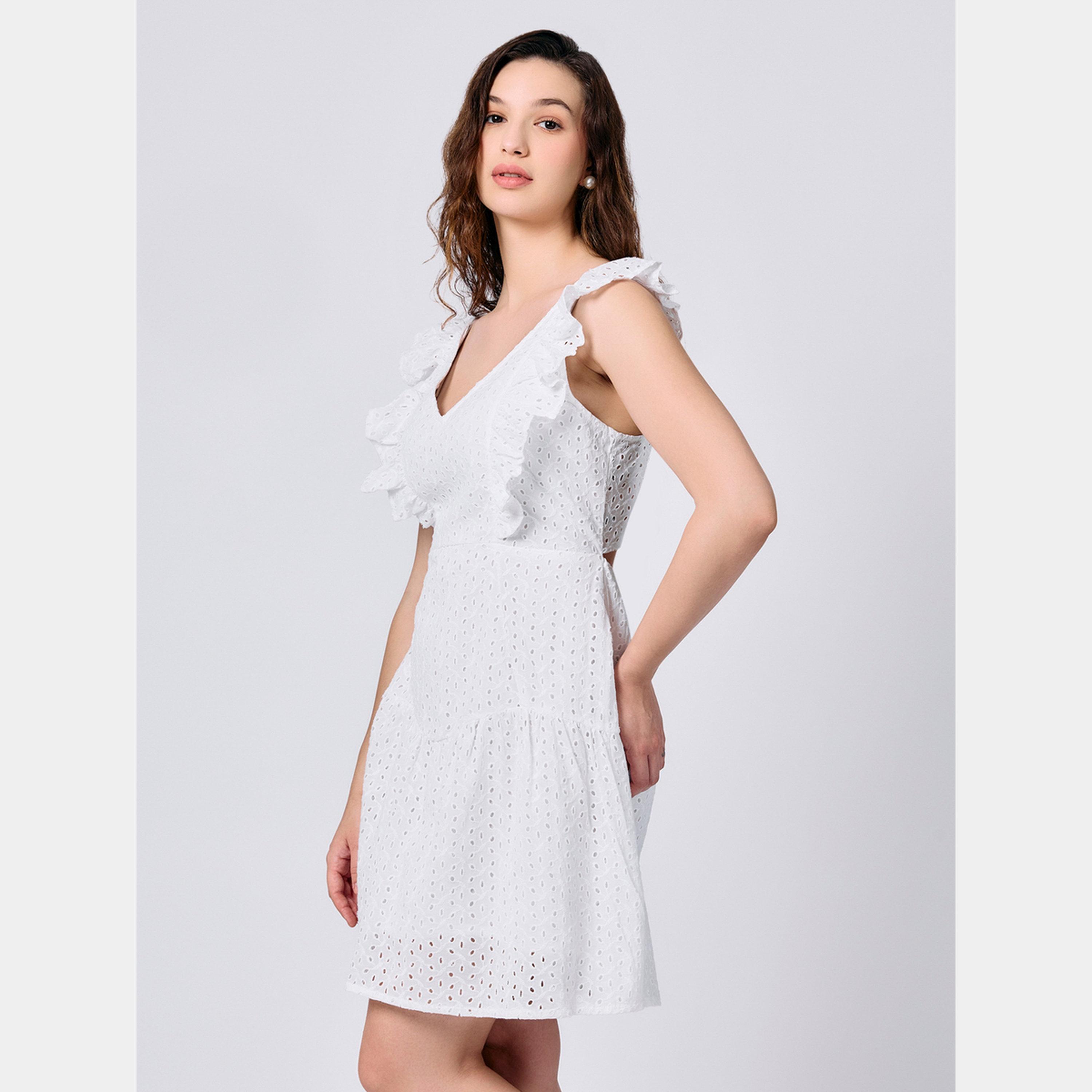 فيميلا - سترة نسائية نصف سحاب بأكمام طويلة وياقة لون بيج-women-clothing-dresses-image-3