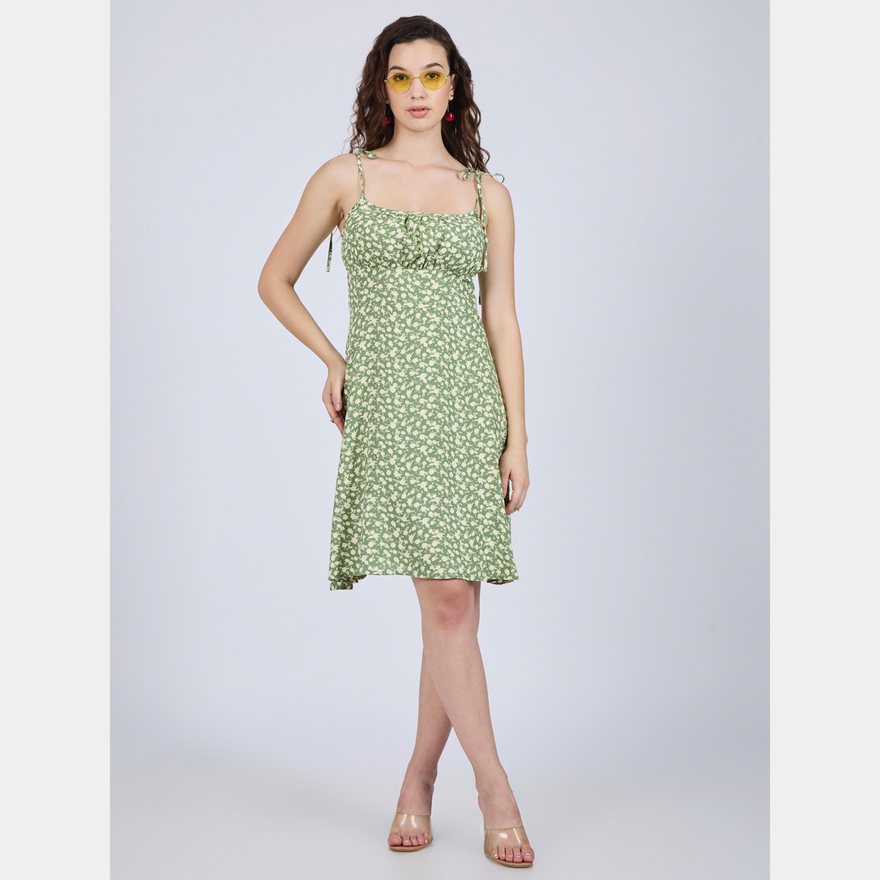 أوتزيدر × ستايلي - فستان نسائي قصير تصميم A وأكمام قصيرة ومزين بنقشة زهور لون أخضر-women-clothing-dresses-image-2