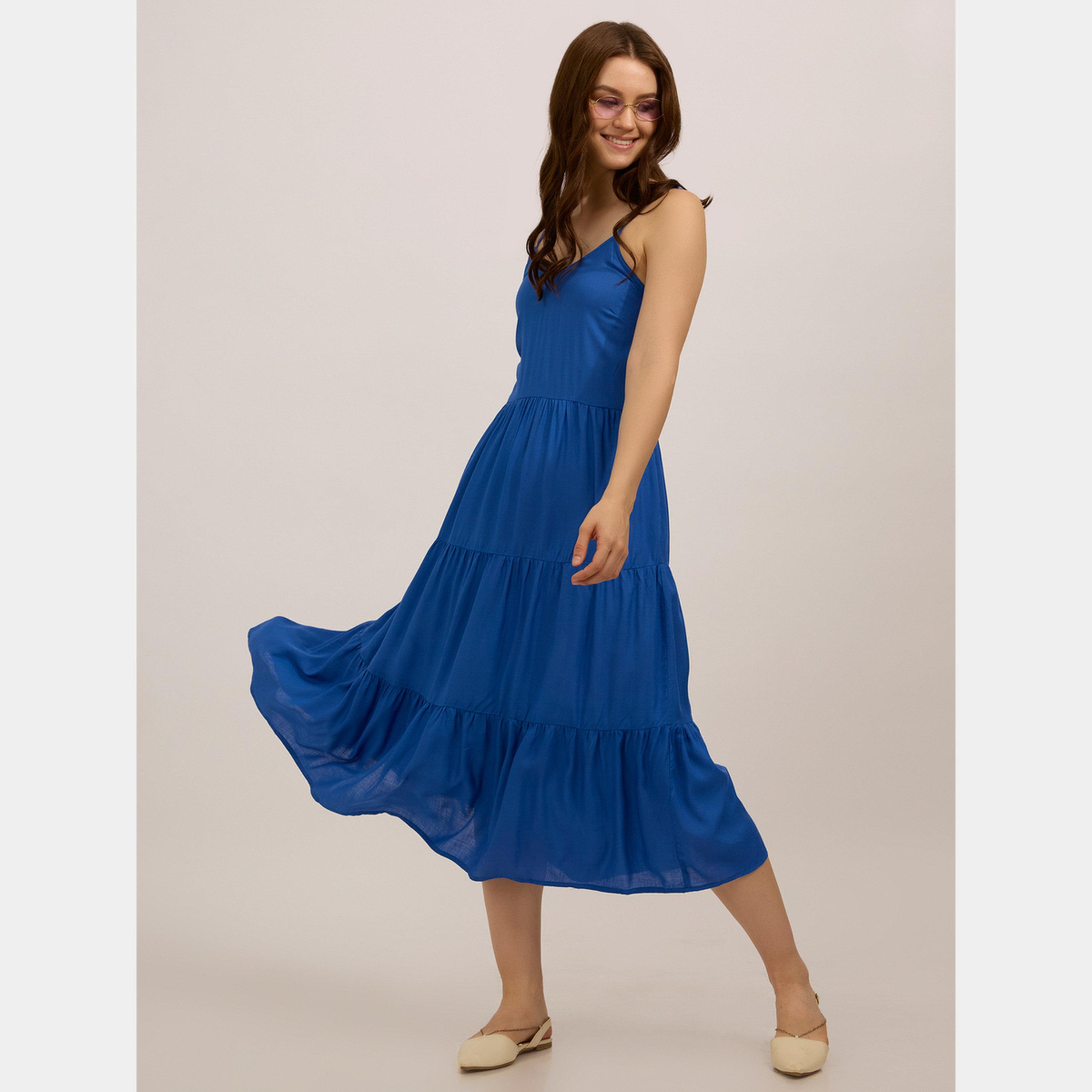 أوتزيدر × ستايلي - فستان نسائي متوسط ​​الطول أزرق اللون رقبة حرف V وحزام كتف-women-clothing-dresses-image-5