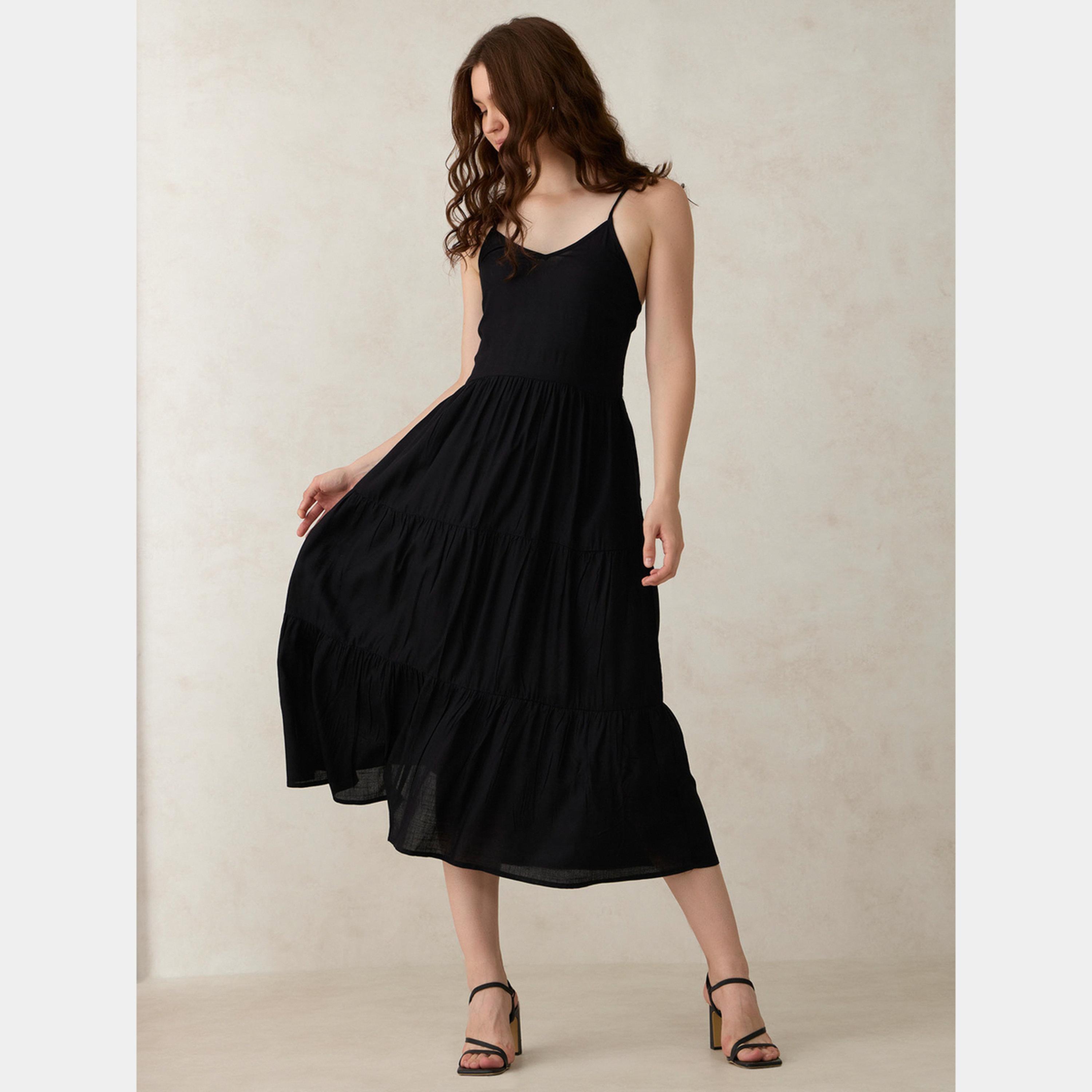 أوتزيدر × ستايلي - فستان نسائي أسود متوسط ​​الطول رقبة حرف V وحزام كتف-women-clothing-dresses-image-2