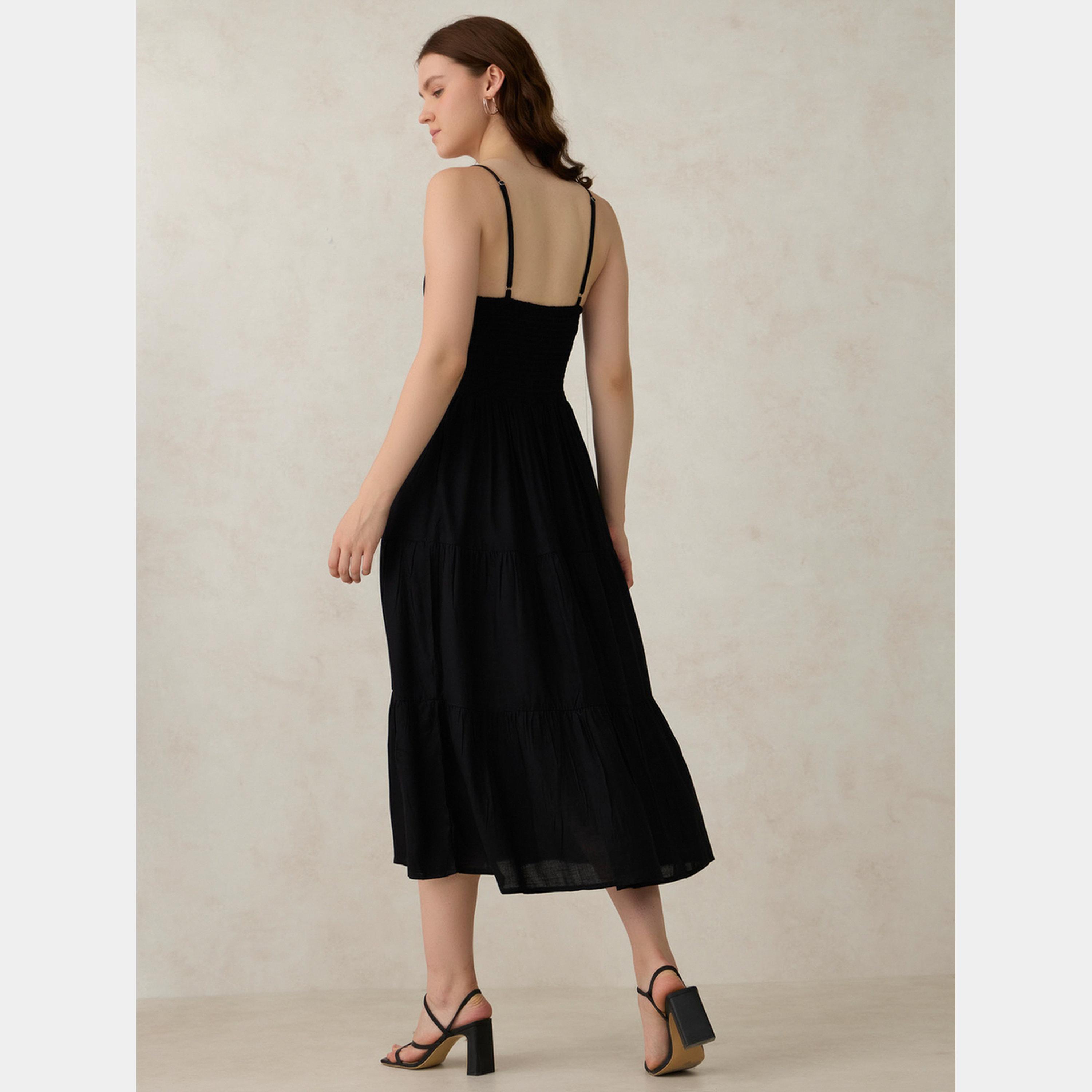 أوتزيدر × ستايلي - فستان نسائي أسود متوسط ​​الطول رقبة حرف V وحزام كتف-women-clothing-dresses-image-6