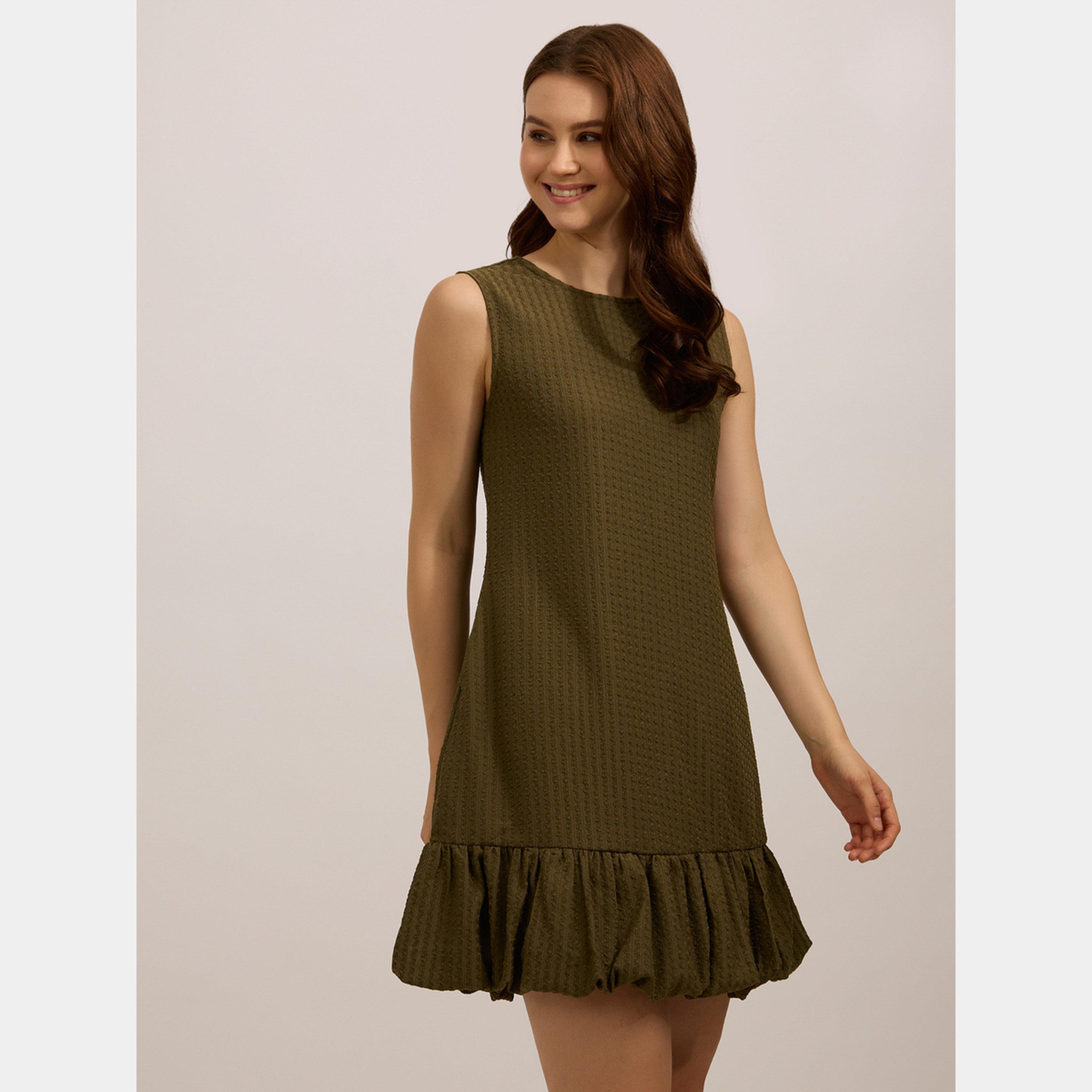 أوتزيدر × ستايلي - فستان نسائي قصير بدون أكمام ذو حافة منتفخة لون زيتوني-women-clothing-dresses-image-3