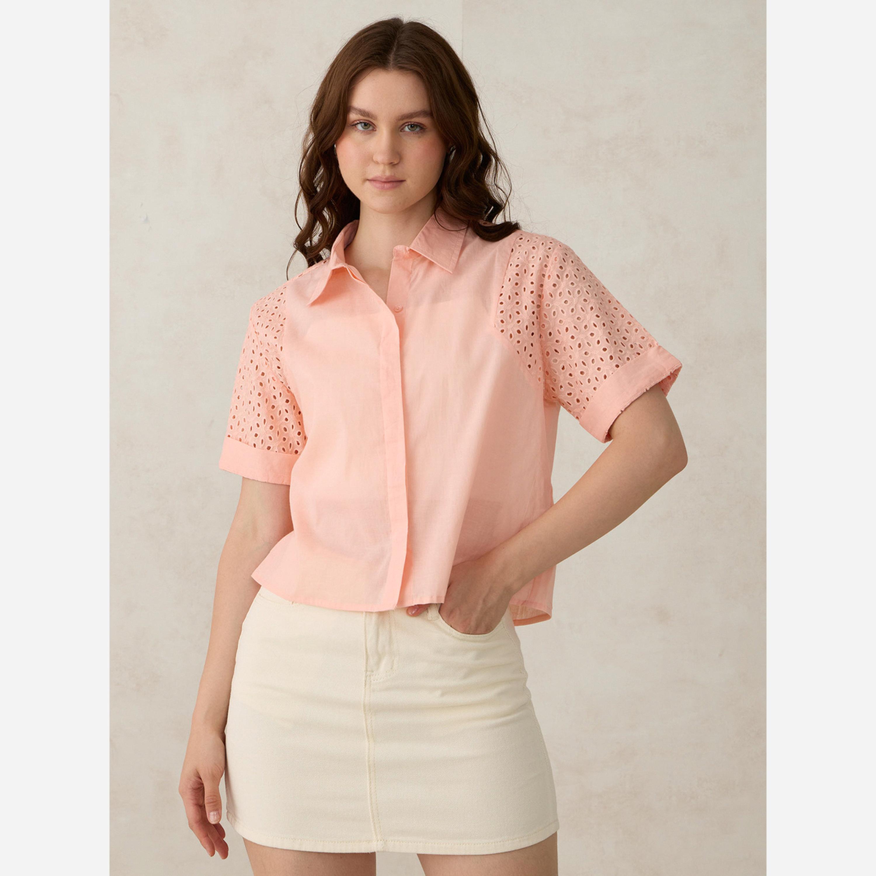 أوتزيدر × ستايلي - قميص قصير أكمام قصيرة من كورال شيفلي-women-clothing-shirtsandblouses-blouses-image-4