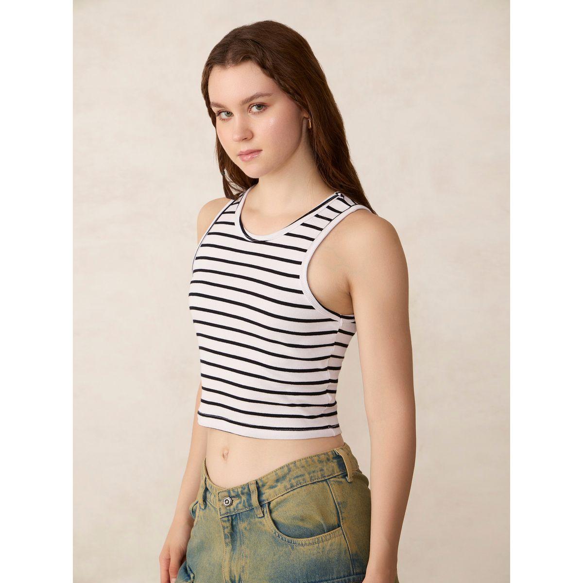 أوتزيدر × ستايلي - بلوزة مخططة بيضاء مضلعة-women-clothing-tshirts-image-5