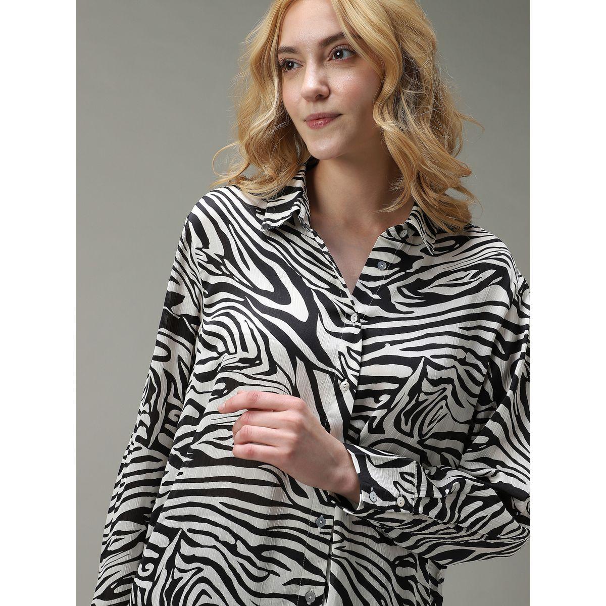 أوتزيدر × ستايلي - قميص ساتان أسود بطبعة حيوانات-women-clothing-shirtsandblouses-shirts-image-5