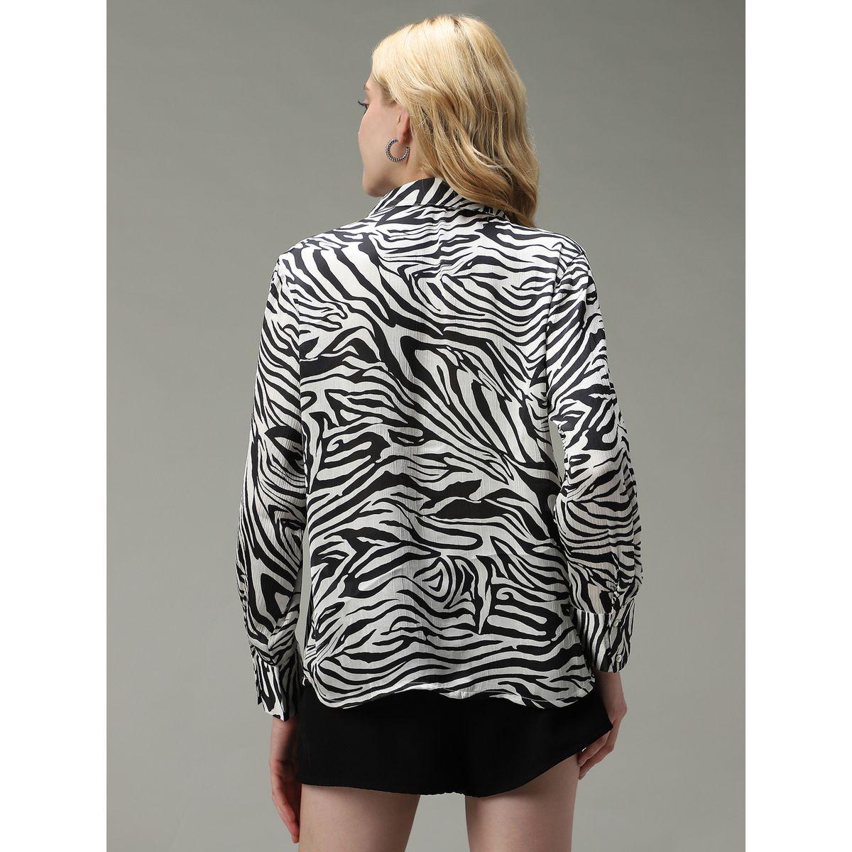 أوتزيدر × ستايلي - قميص ساتان أسود بطبعة حيوانات-women-clothing-shirtsandblouses-shirts-image-6