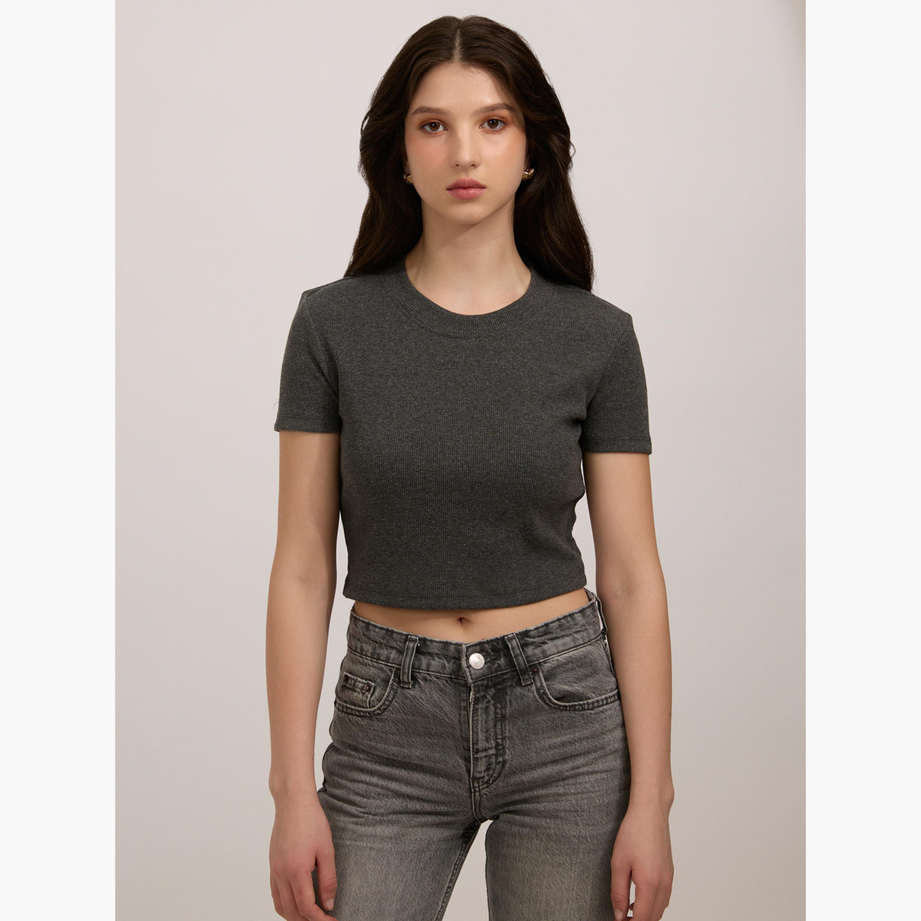 أوتزيدر × ستايلي - بلوزة رمادية أساسية مضلعة-women-clothing-tshirts-image-1