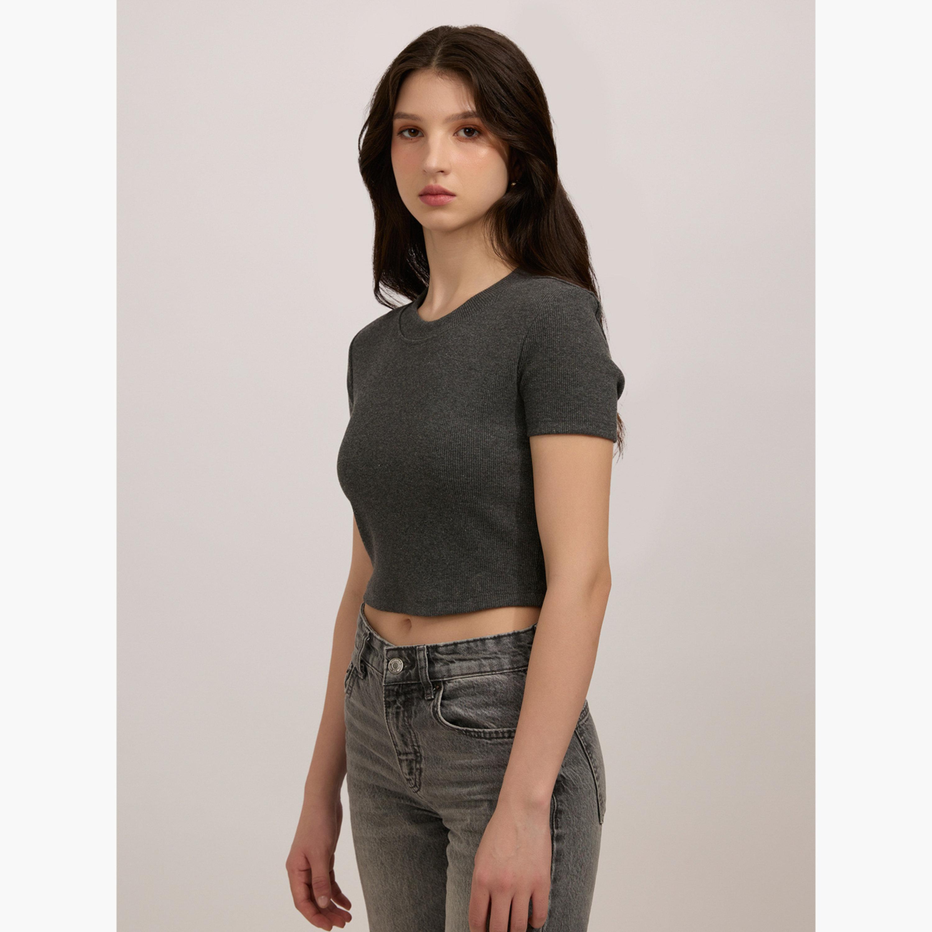 أوتزيدر × ستايلي - بلوزة رمادية أساسية مضلعة-women-clothing-tshirts-image-2