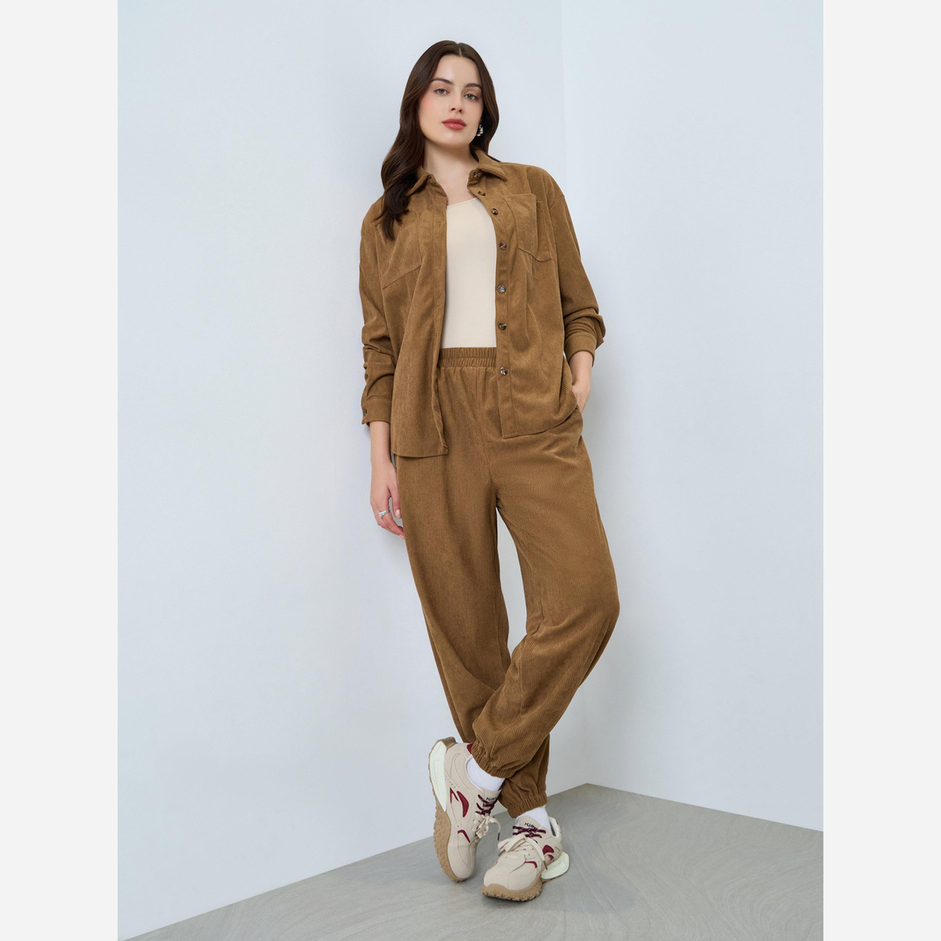 ستايلي - طقم نسائي قميص وبنطال رياضي لون بني قماش الكوردروي-women-clothing-coordsets-image-1