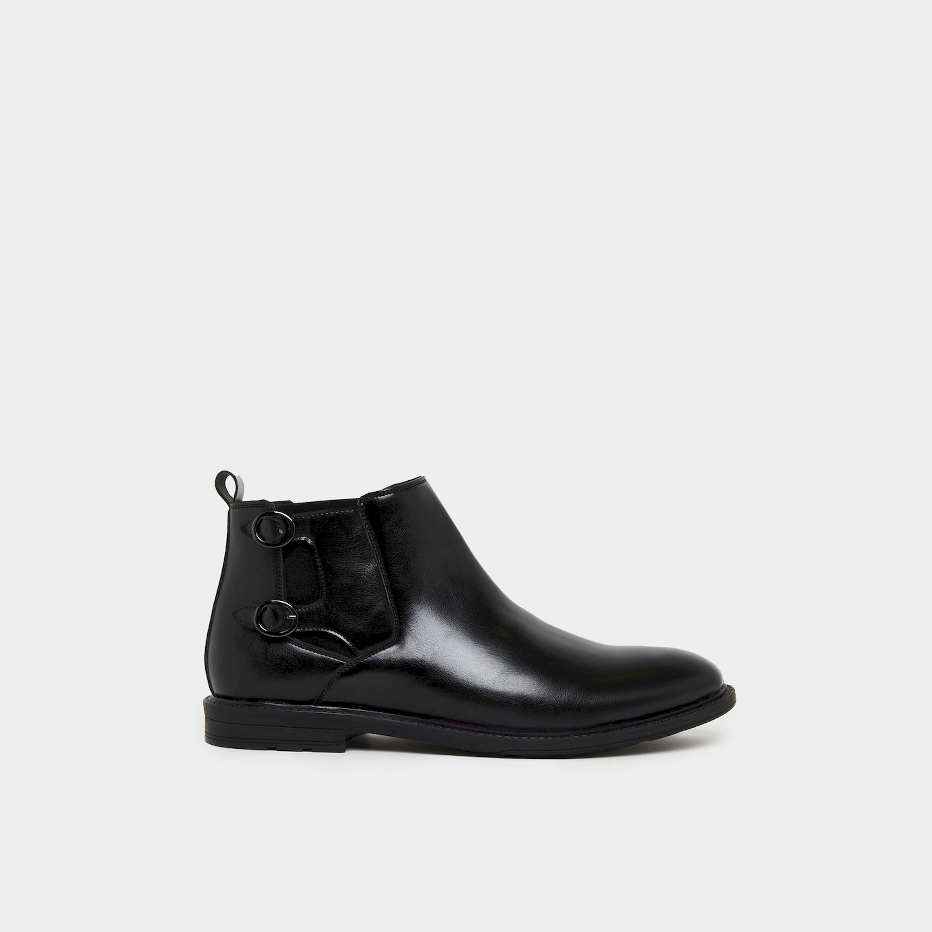 حذاء بوت بجلد صناعي وتفاصيل إبزيم-men-shoes-boots-image-2