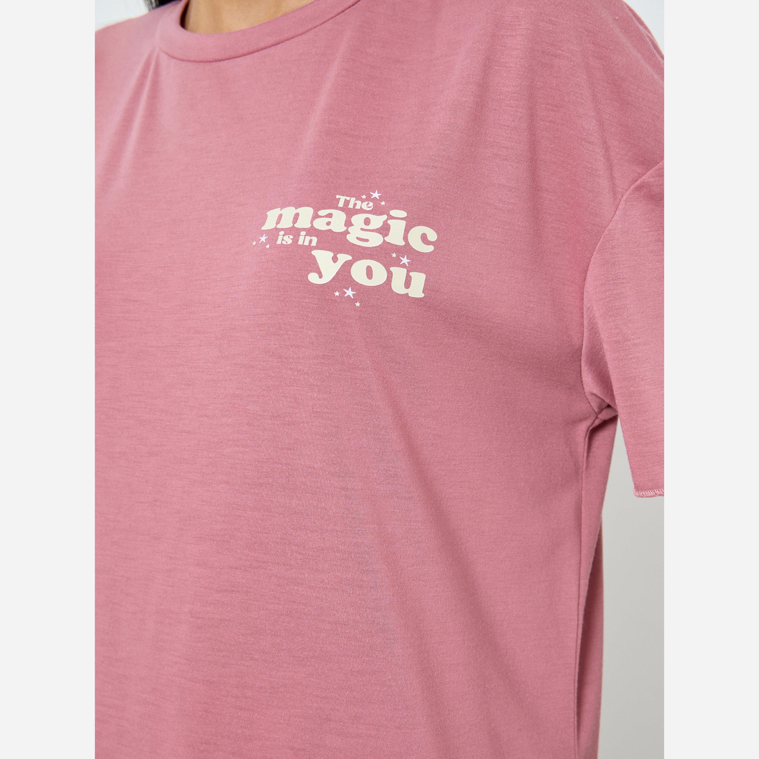 ستايلي - بيجاما تيشيرت بأكتاف منخفضة وشعار "Magic" مع طبعة سحب وبنطال-women-clothing-nightwear-pyjamas-longsets-image-4