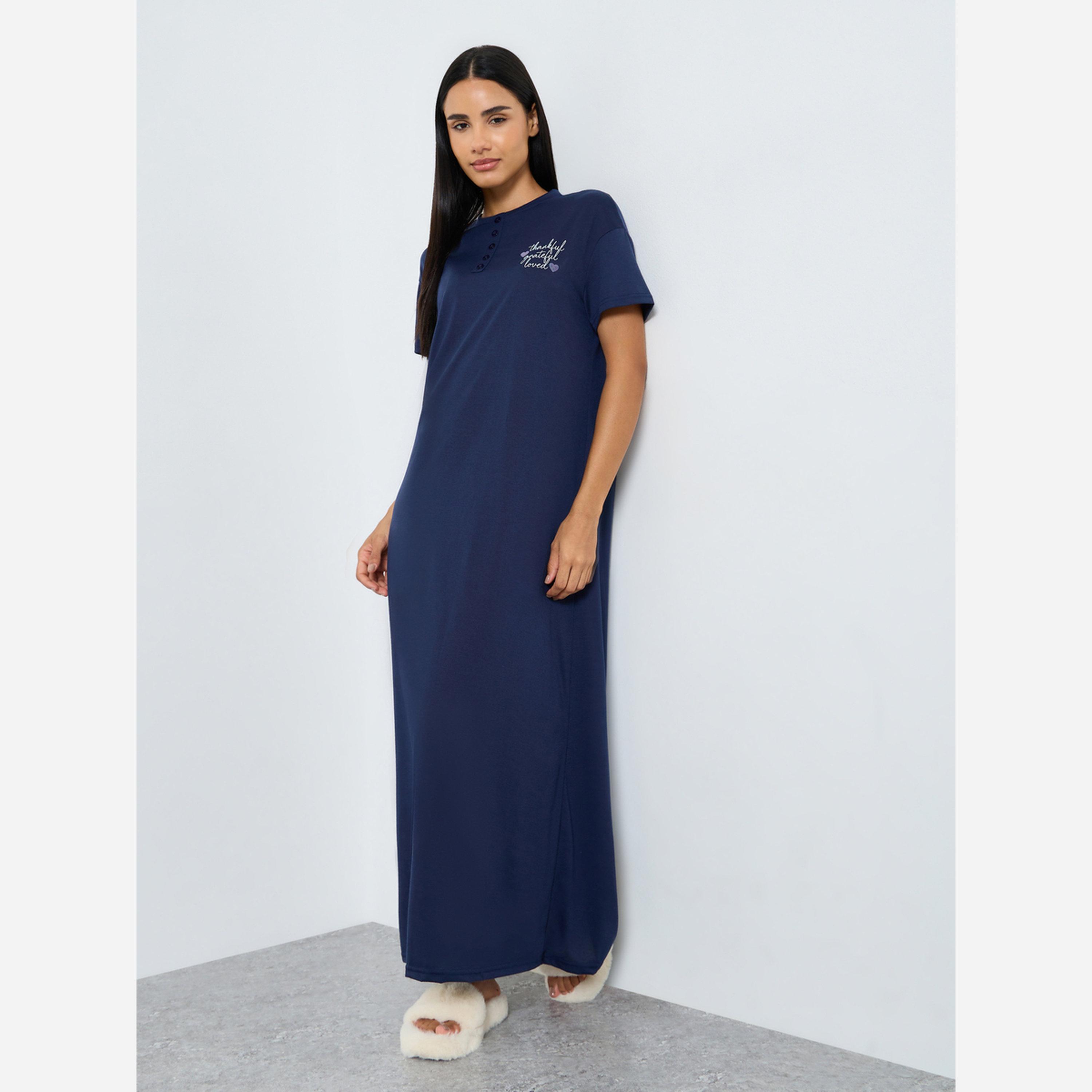 ستايلي - فستان نوم طبعة نص بكتف منسدل-women-clothing-nightwear-nighties-image-1