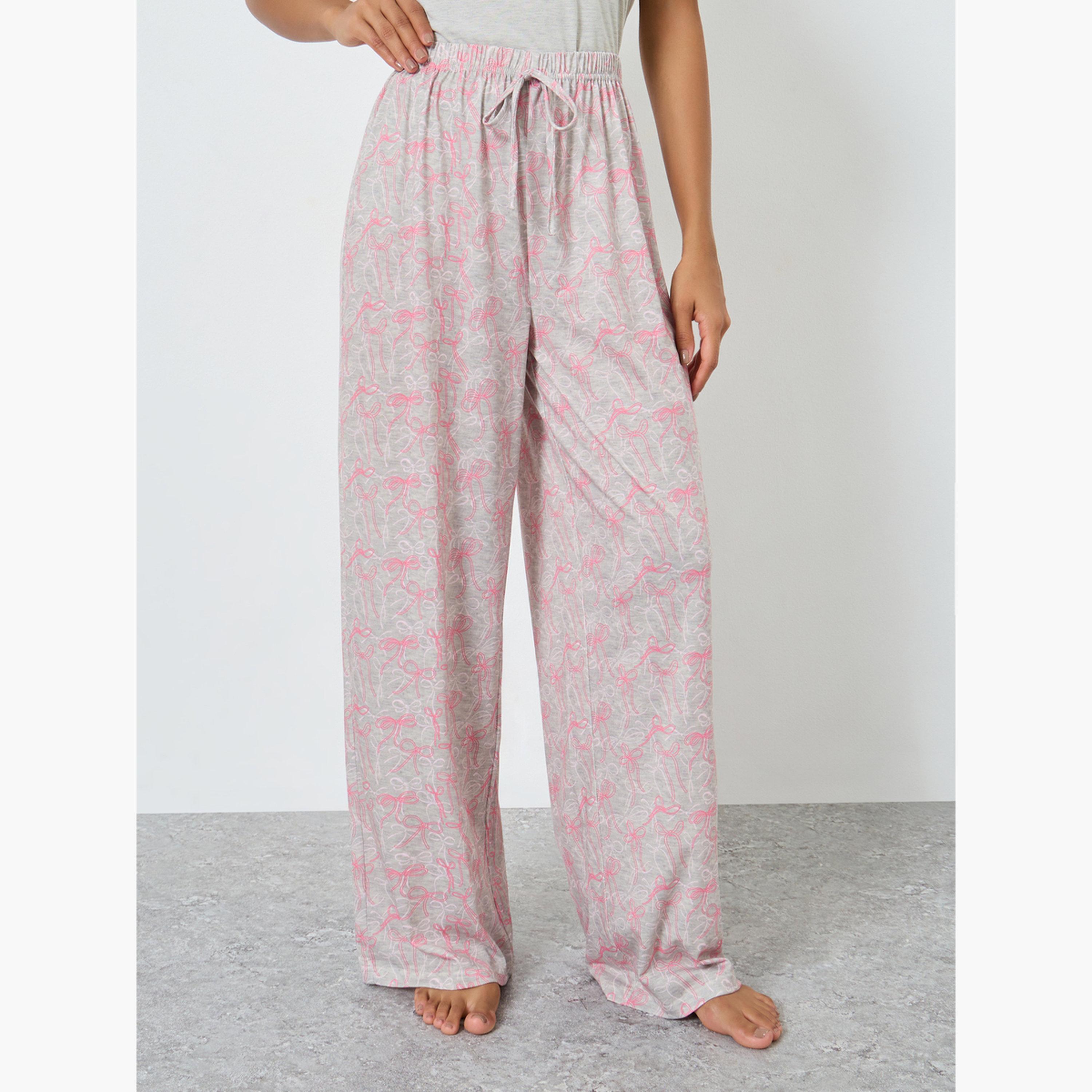 Styli Slogan Trim Pocket T-Shirt and Bow Print Pyjama Set-women-clothing-nightwear-pyjamas-longsets-image-5
