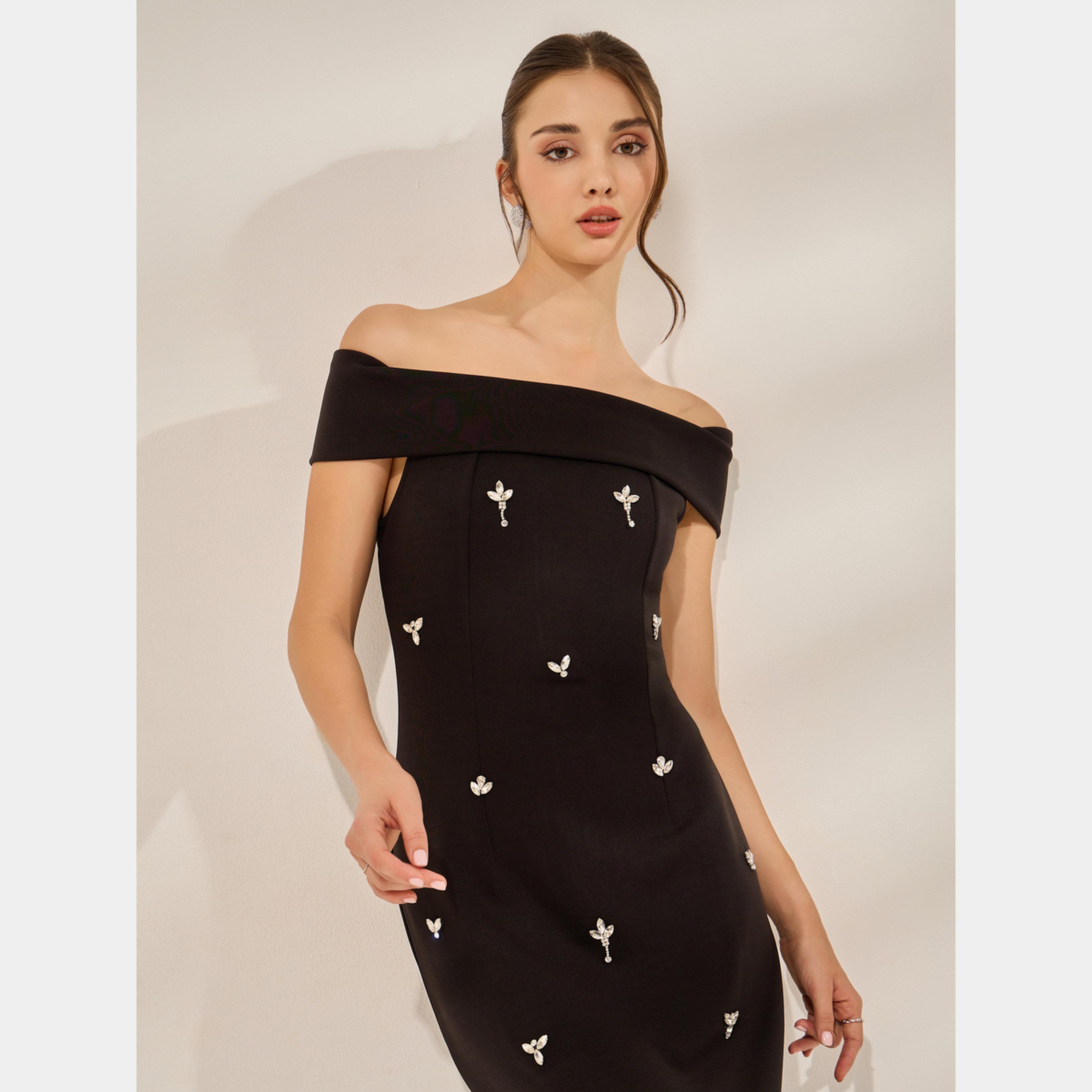 ستايلي - فستان ماكسي ضيق أسود مزين بأكتاف مكشوفة للنساء-women-clothing-dresses-image-2