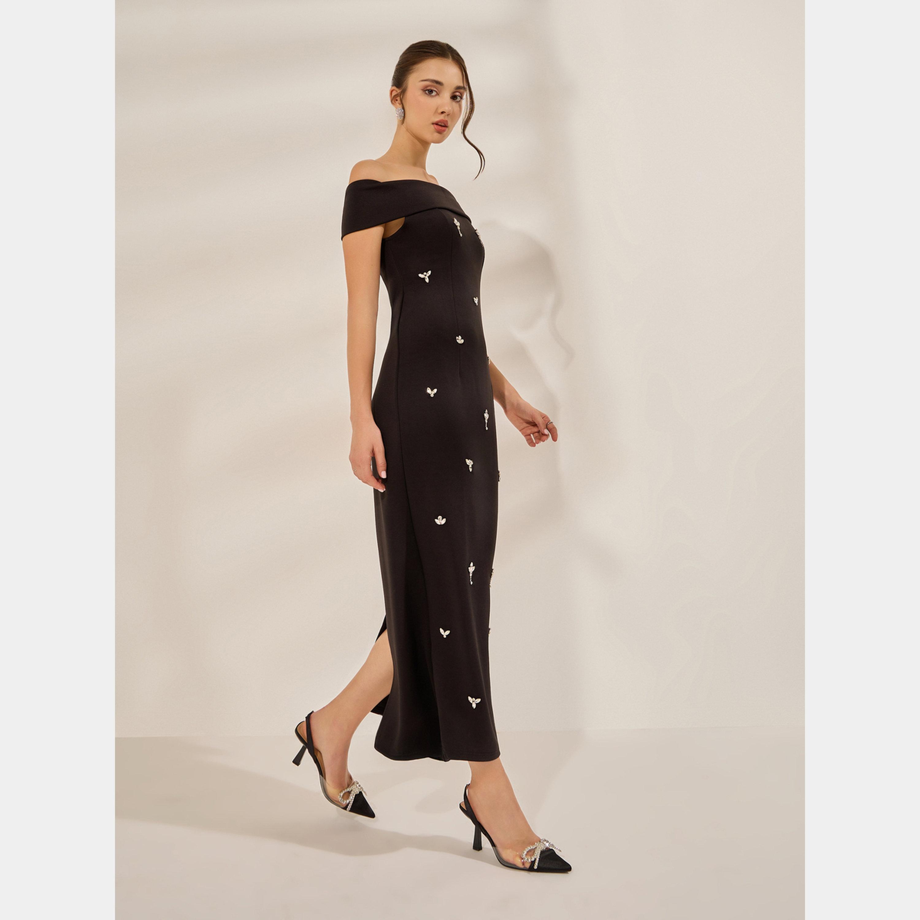 ستايلي - فستان ماكسي ضيق أسود مزين بأكتاف مكشوفة للنساء-women-clothing-dresses-image-3