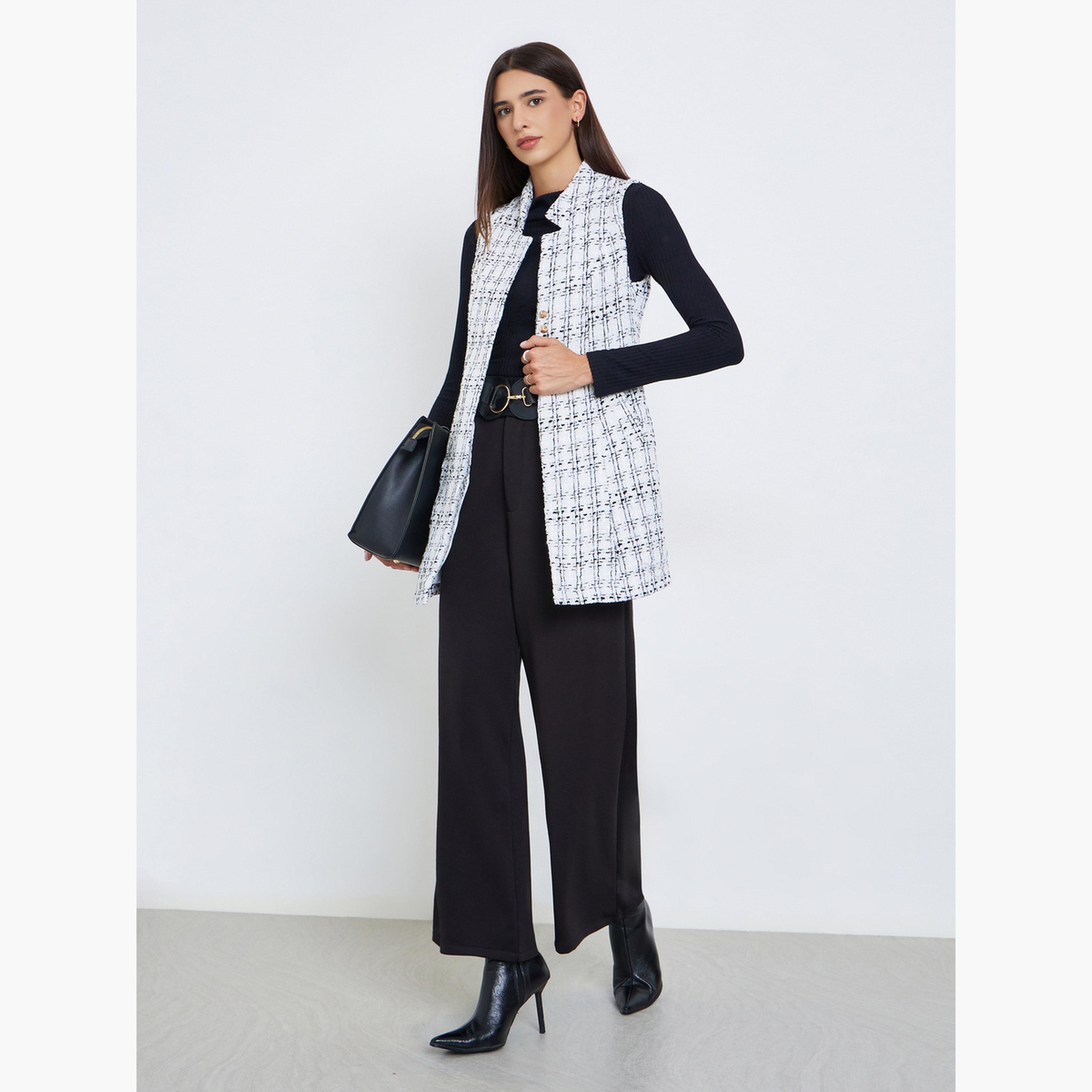 تيك تو - سترة نسائية بدون أكمام وياقة ومزينة بأزرار ومظهر تويد منقوش-women-winterwear-coatsandjackets-jackets-image-2