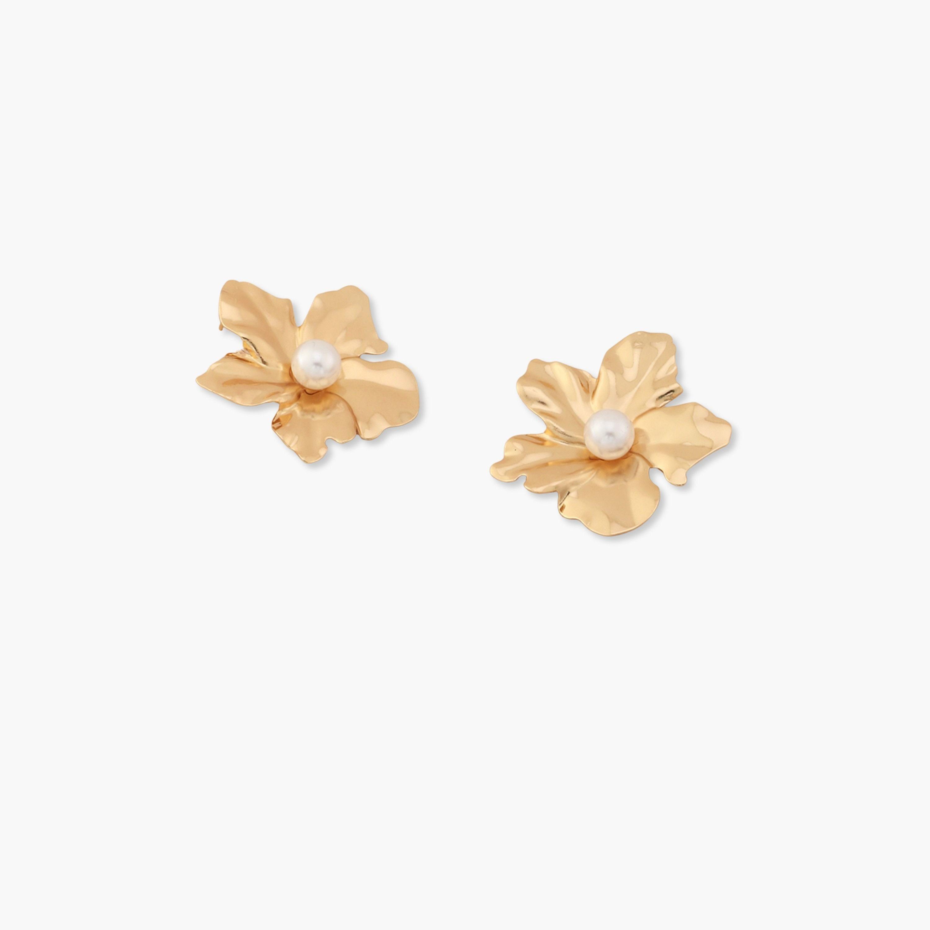 تيك تو - أقراط مزينة باللؤلؤ الصناعي والزهور-women-watchesandjewellery-jewellery-earrings-image-1
