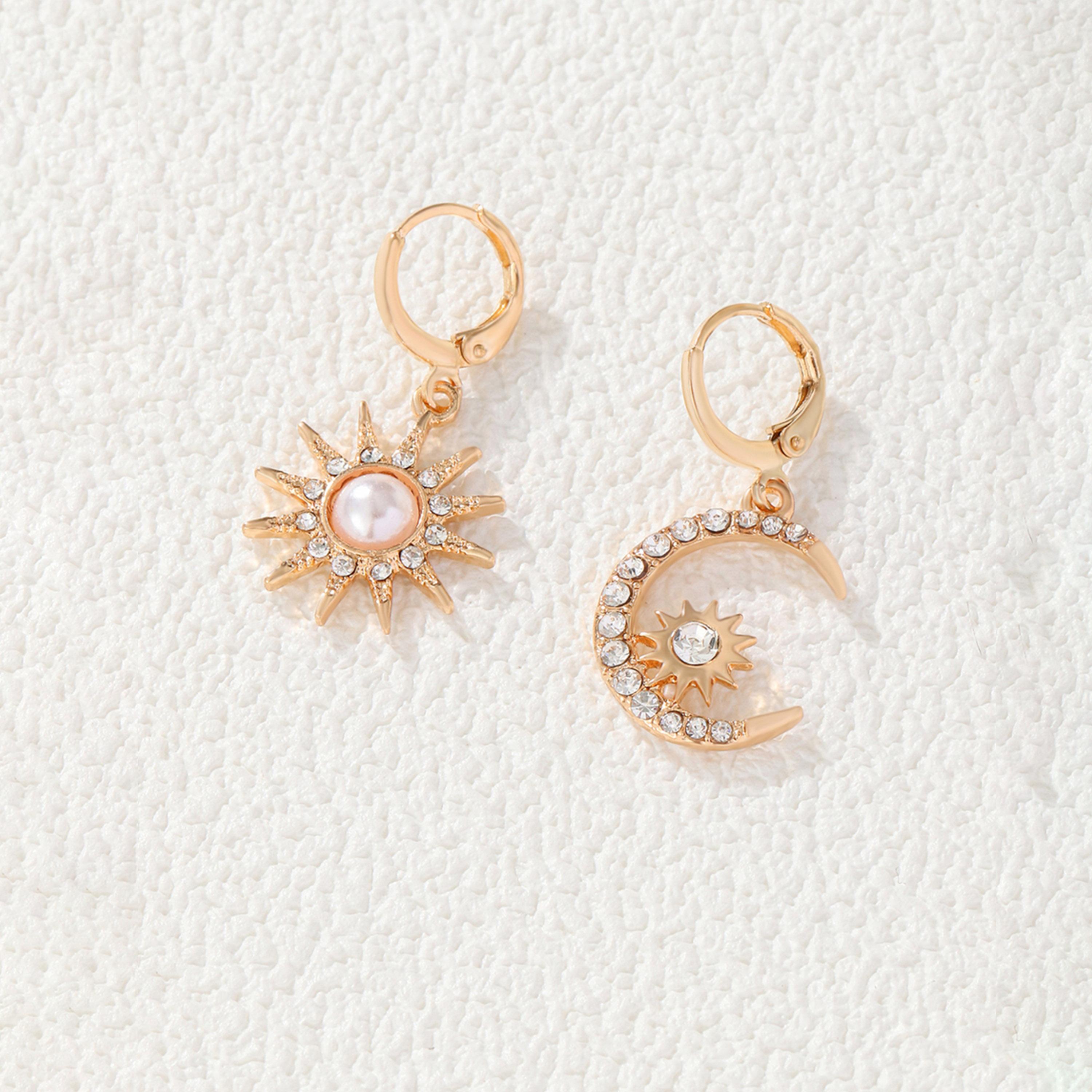 تيك تو - أقراط ذهبية على شكل شمس وقمر ونجمة-women-watchesandjewellery-jewellery-earrings-image-6