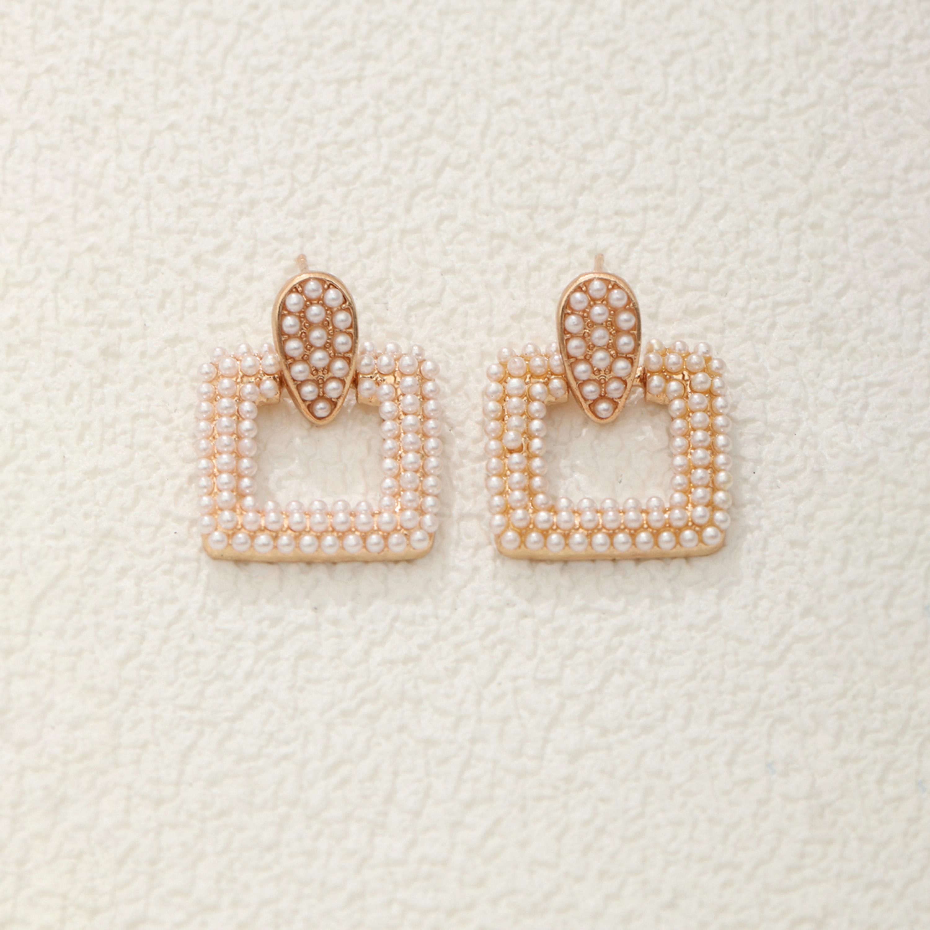 تيك تو - أقراط مربعة من اللؤلؤ الصناعي-women-watchesandjewellery-jewellery-earrings-image-4