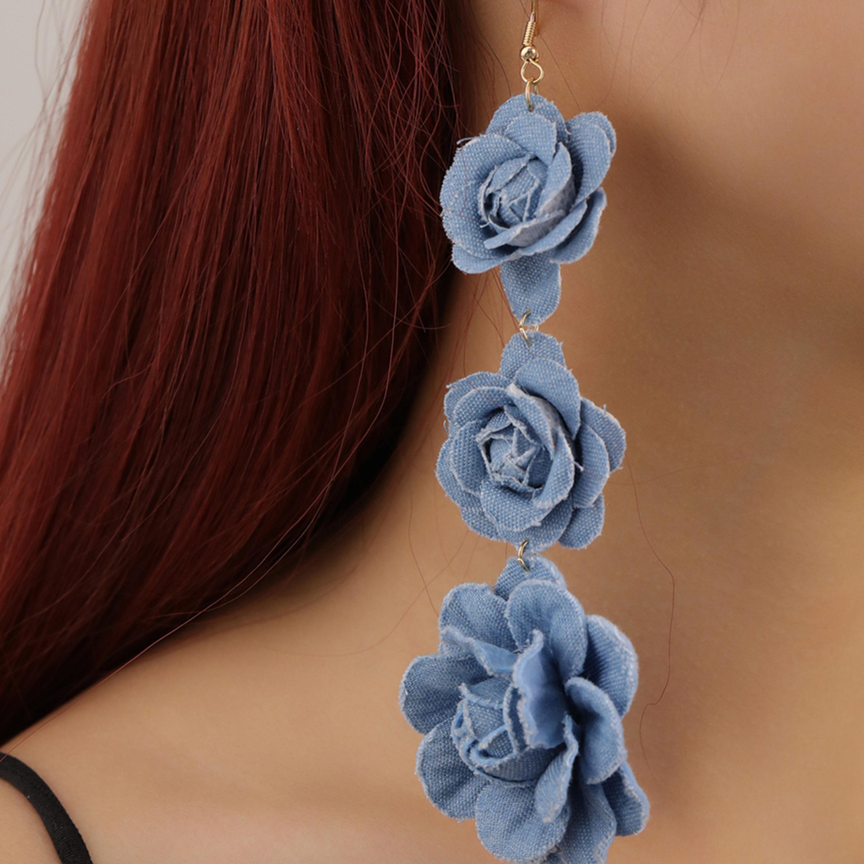 تيك تو - أقراط متدلية من قماش الدنيم الأزرق على شكل وردة-women-watchesandjewellery-jewellery-earrings-image-2