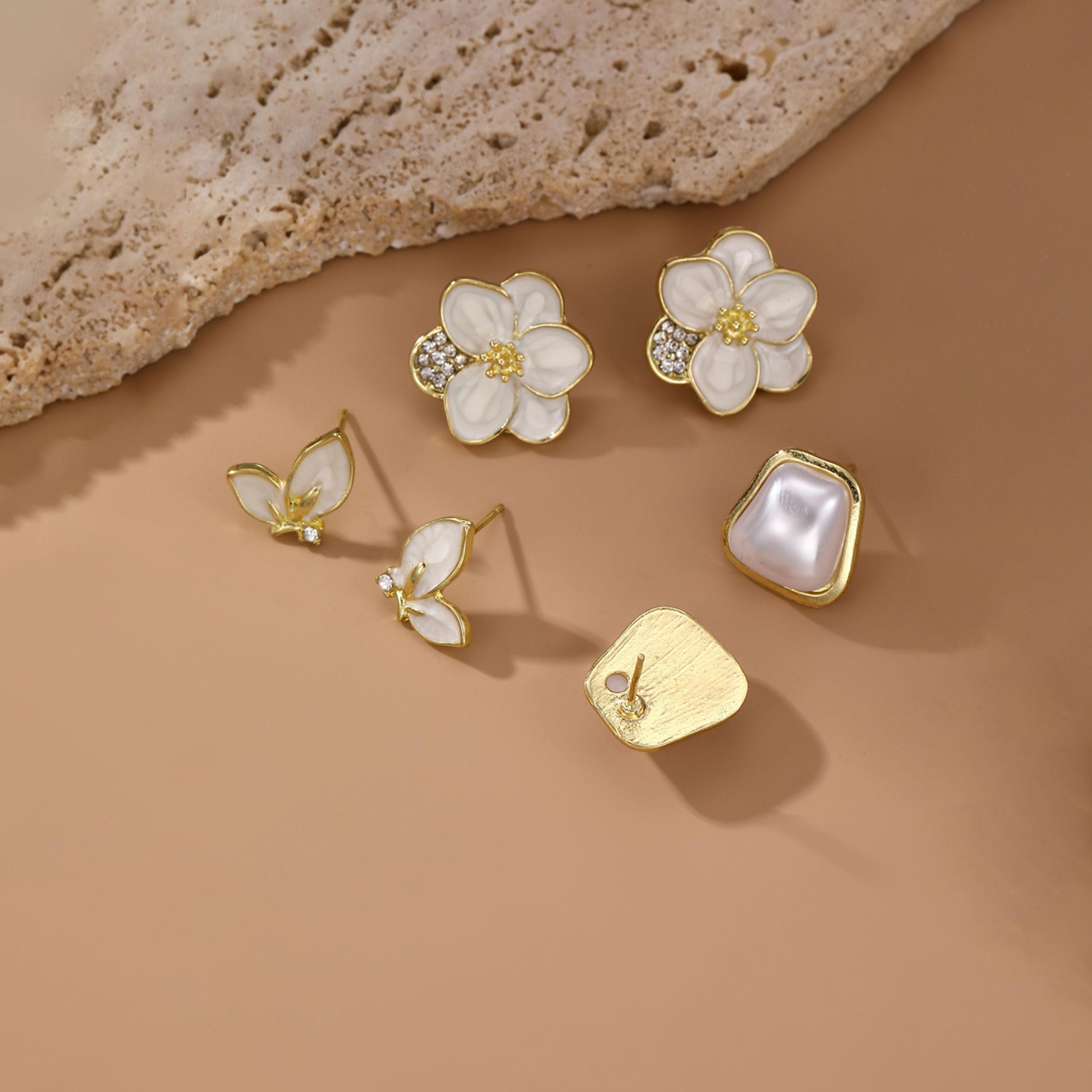 تيك تو - مجموعة من 3 أقراط على شكل زهرة من اللؤلؤ الصناعي-women-watchesandjewellery-jewellery-earrings-image-5